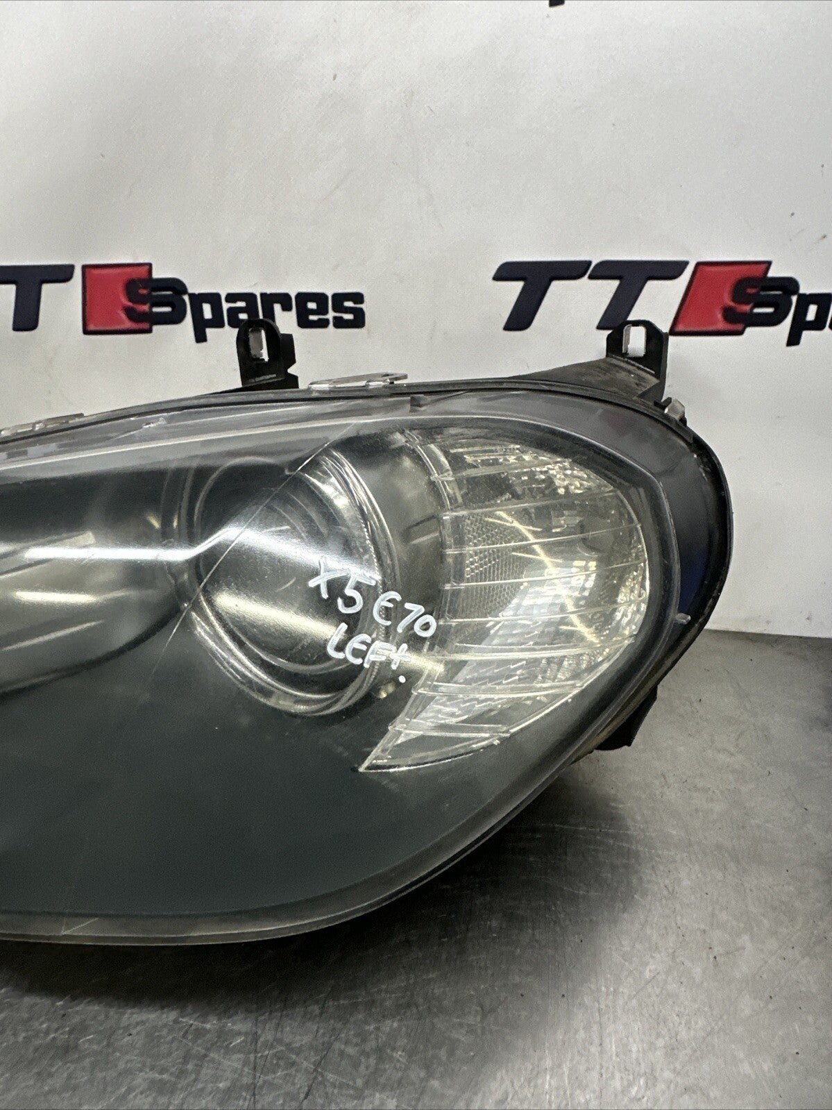 BMW E70 X5 Xenon Headlight Left Passenger Side 7161589