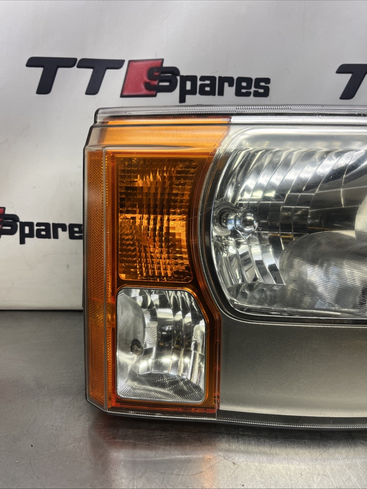 LAND ROVER DISCOVERY 3 2005 - 2009 RIGHT DRIVER SIDE HEADLIGHT XBC500022 GENUINE