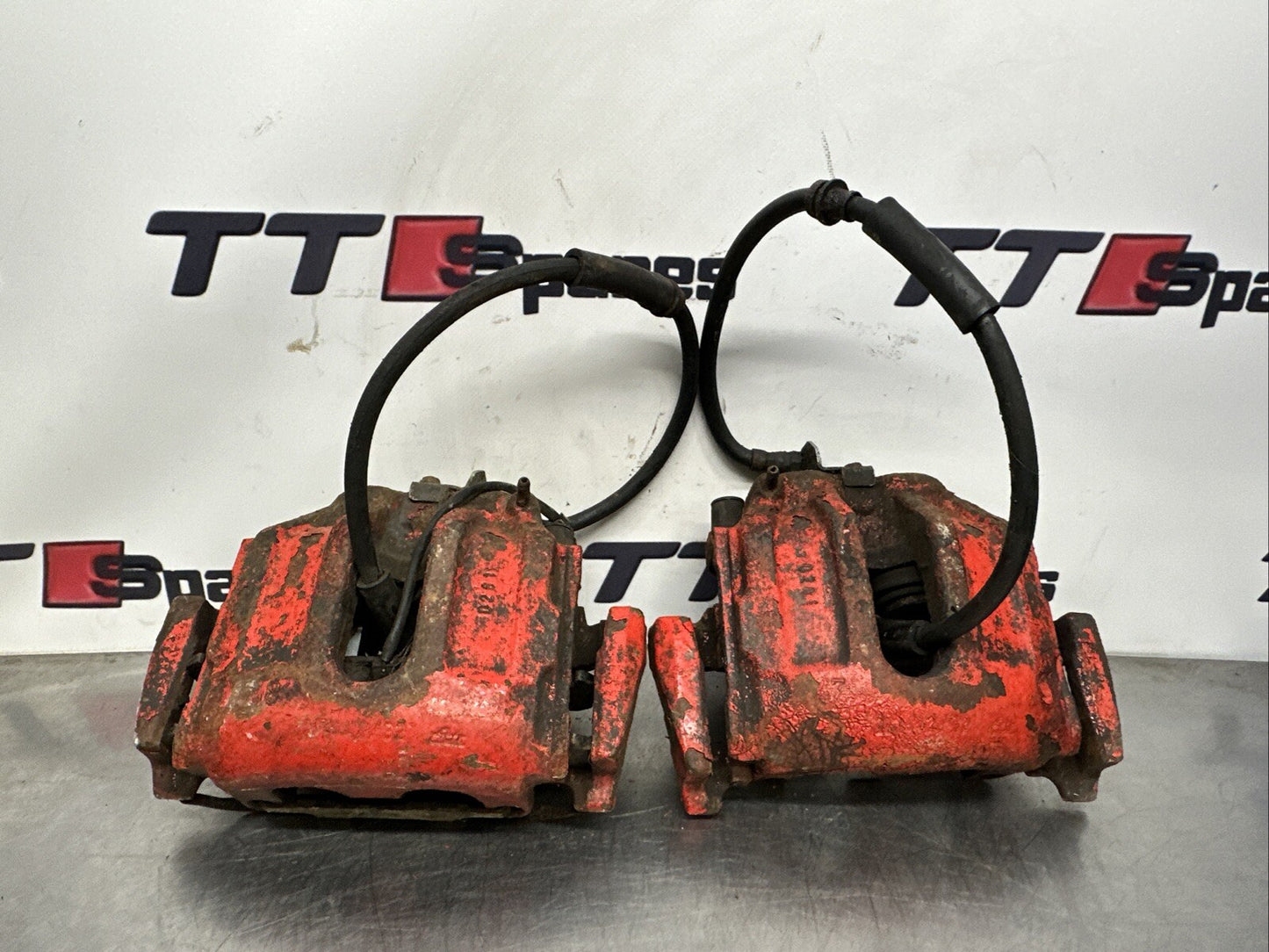 AUDI TT MK1 2006 3.2 V6 QUATTRO 8N PAIR OF FRONT CALIPERS AND CARRIES 334MM