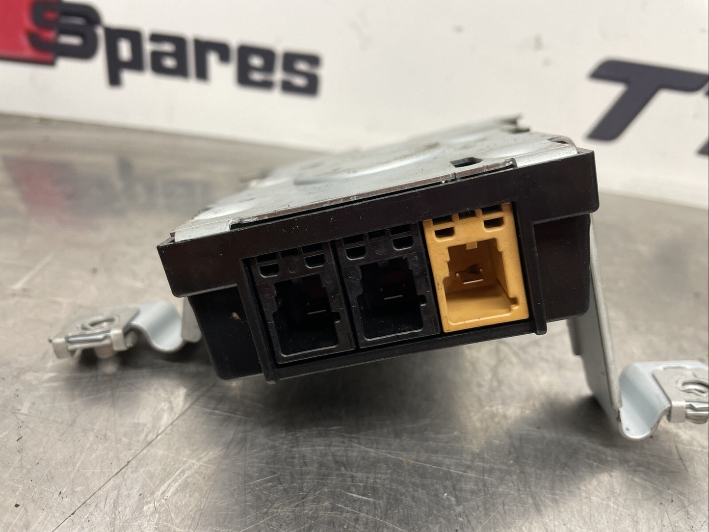 AUDI A3 8P AERIAL ANTENNA AMPLIFIER BOOSTER 2010 8P4035225D