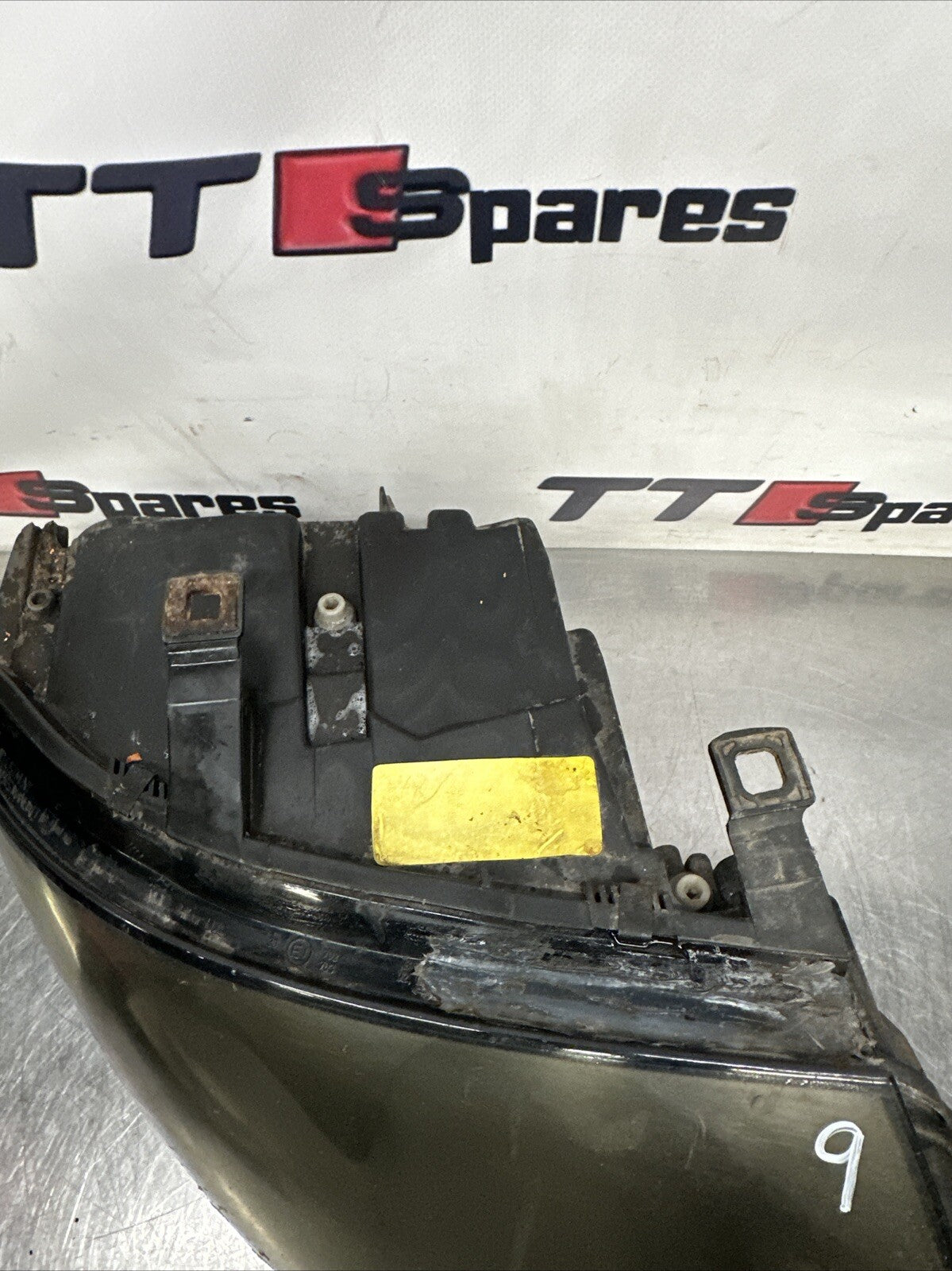 AUDI TT 99-06 DRIVER SIDE RIGHT HEADLIGHT - SPARES