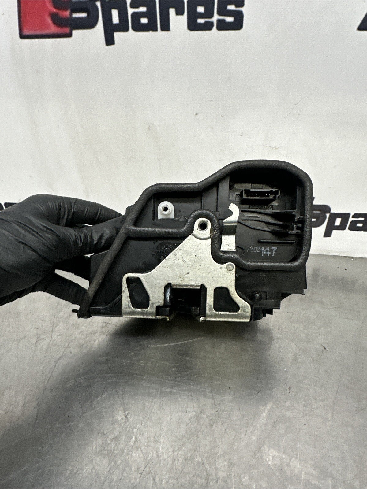 BMW X5 DOOR LOCK MECHANISM REAR LEFT PASSENGER SIDE 7202147 E70 2007 - 2009