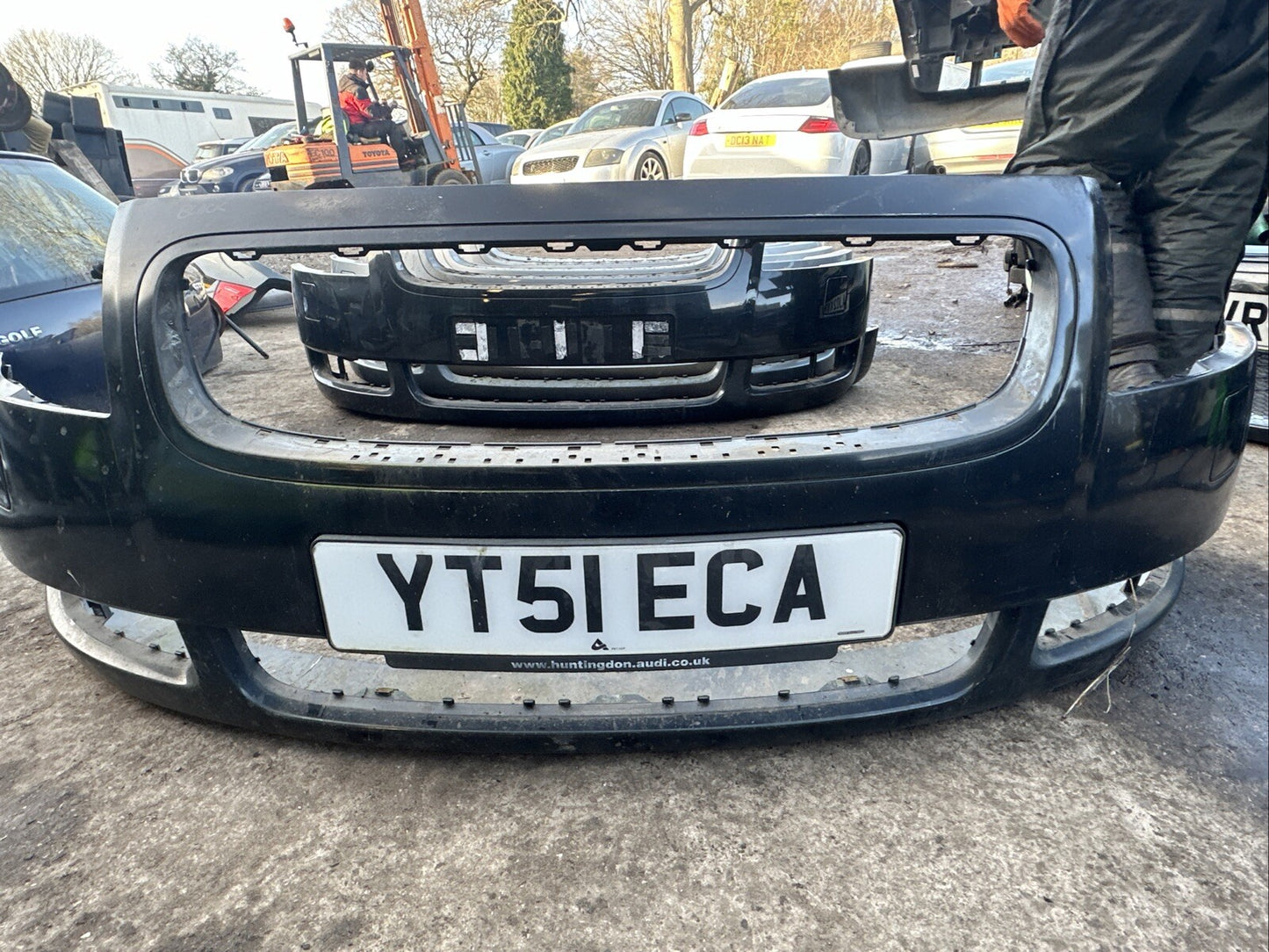 AUDI TT 8N 225 FRONT BUMPER BLACK NO WASHER JETS NO GRILLS