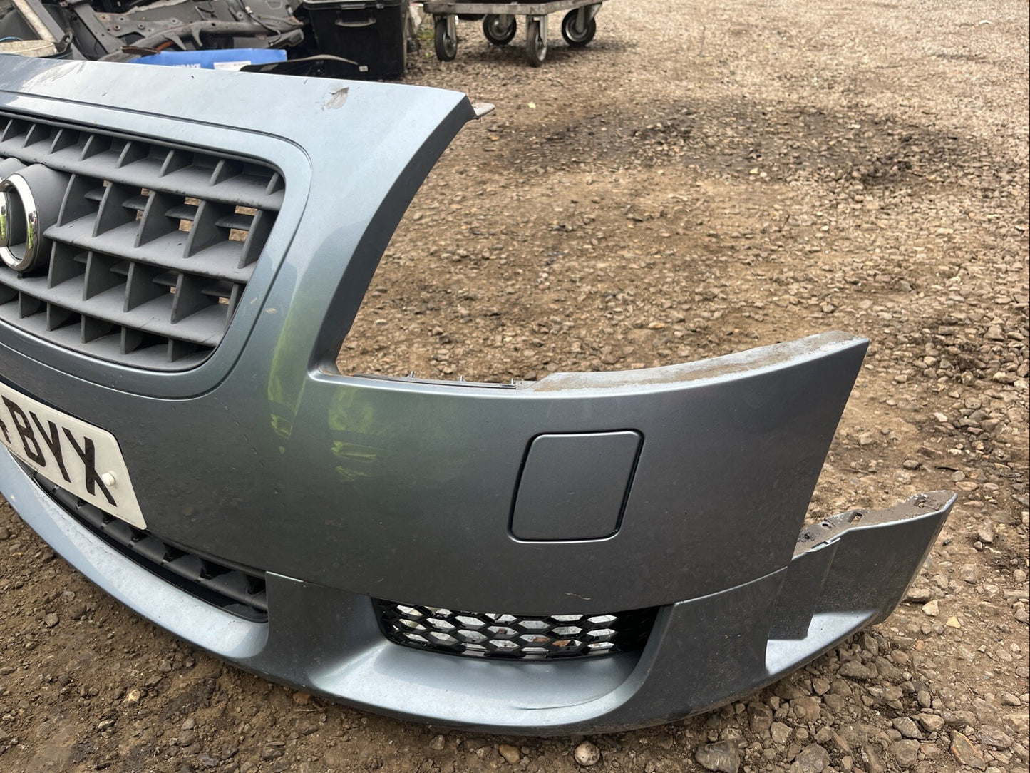 AUDI TT 8n mk1 3.2 V6 COMPLETE FRONT BUMPER + GRILLS WASHER JETS Glacier Blue