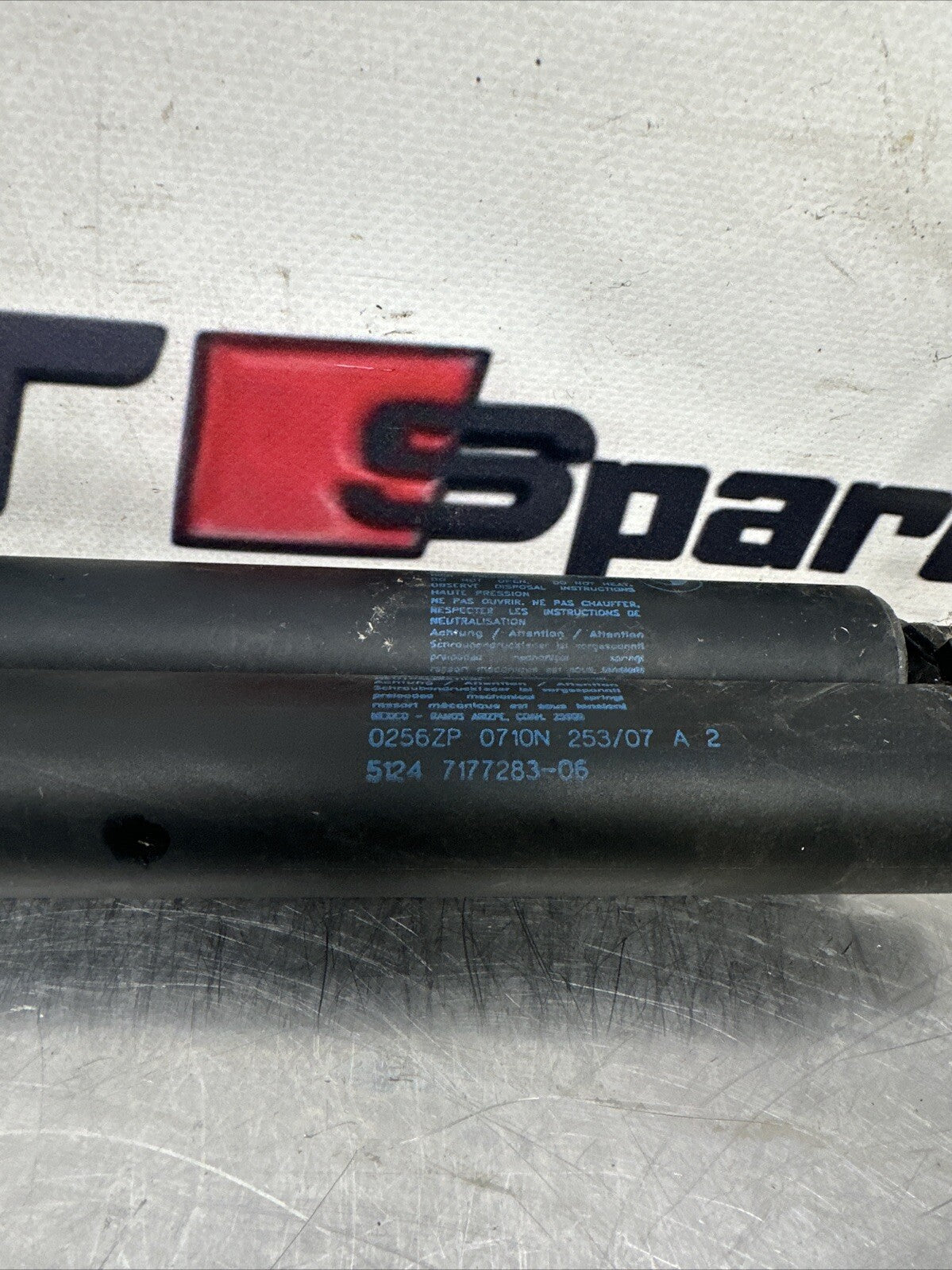 BMW E70 X5 2007- 2013 REAR TAILGATE BOOT SPRING TRUNK GAS STRUT HOLDER   7177283
