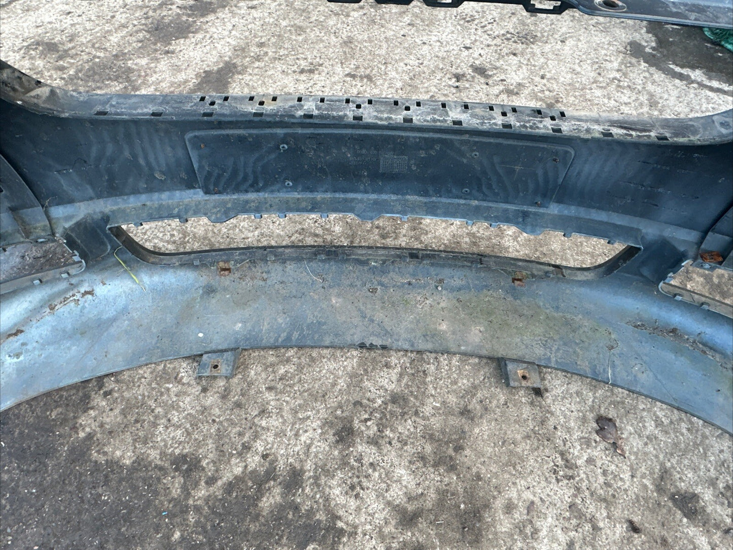 AUDI TT 8N 225 FRONT BUMPER BLACK NO WASHER JETS NO GRILLS