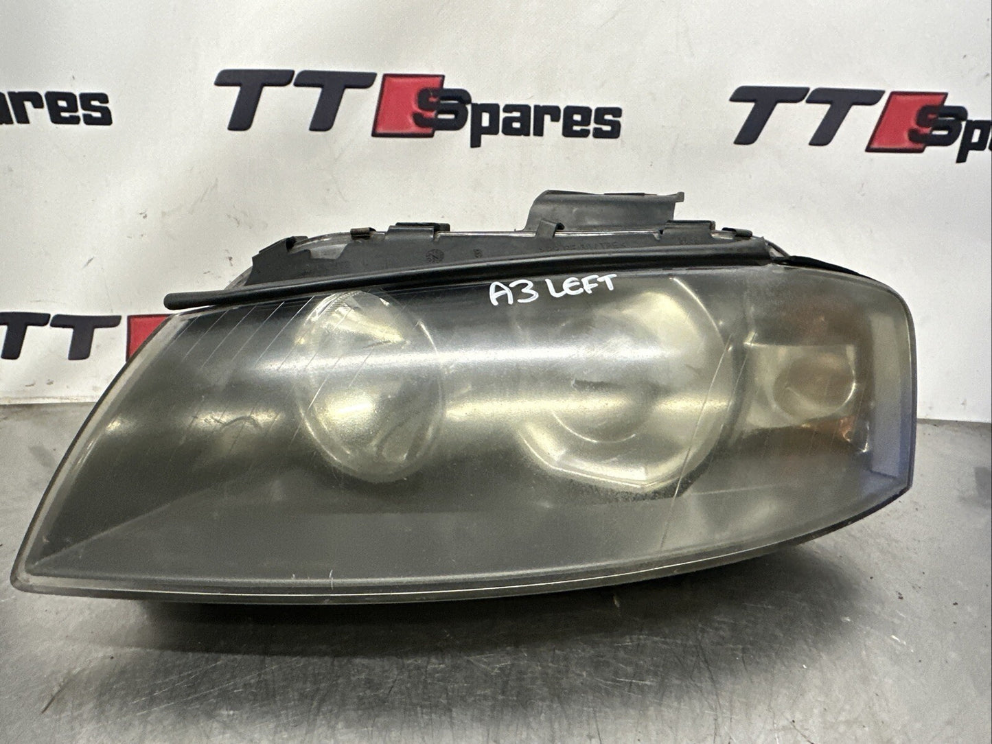 2004 AUDI A3 8P S3 /3.2V6 N/S PASSENGERS XENON HEADLIGHT 8P0941003E #968