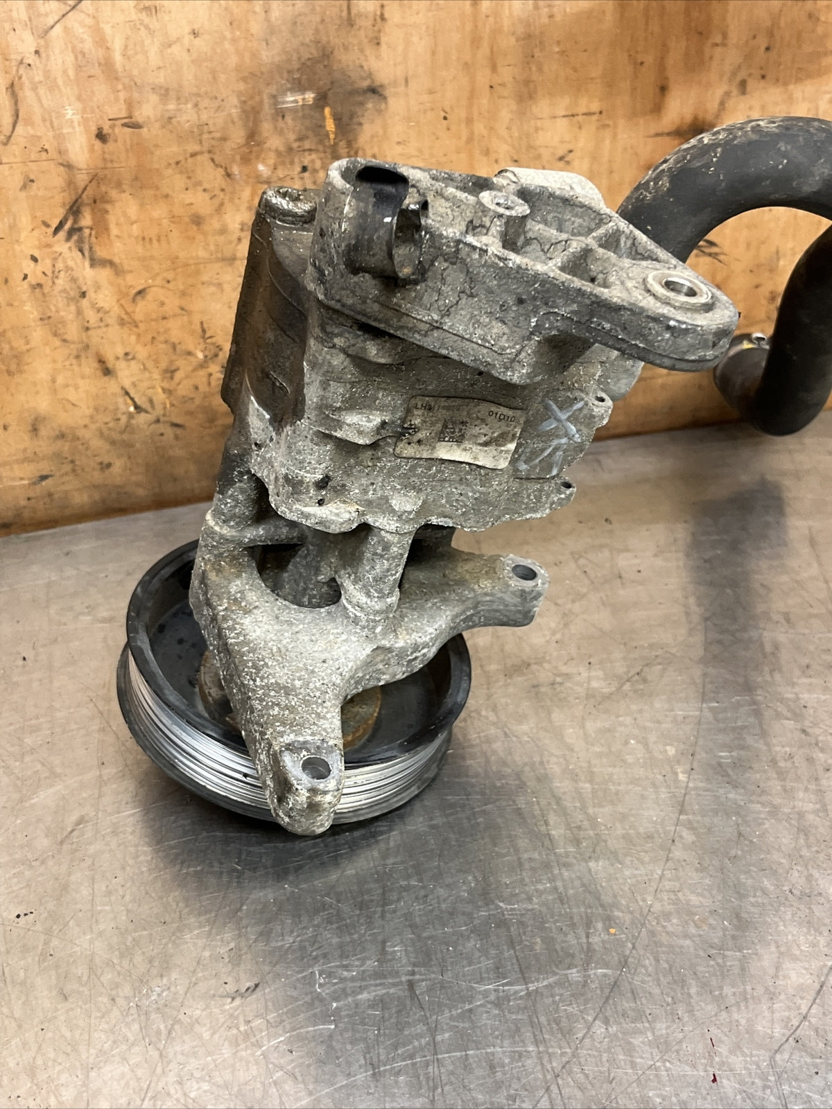 2010 BMW X5 4.0D E70 N57D30B POWER STEERING PUMP 679646202 / 5002445 Fast Post!