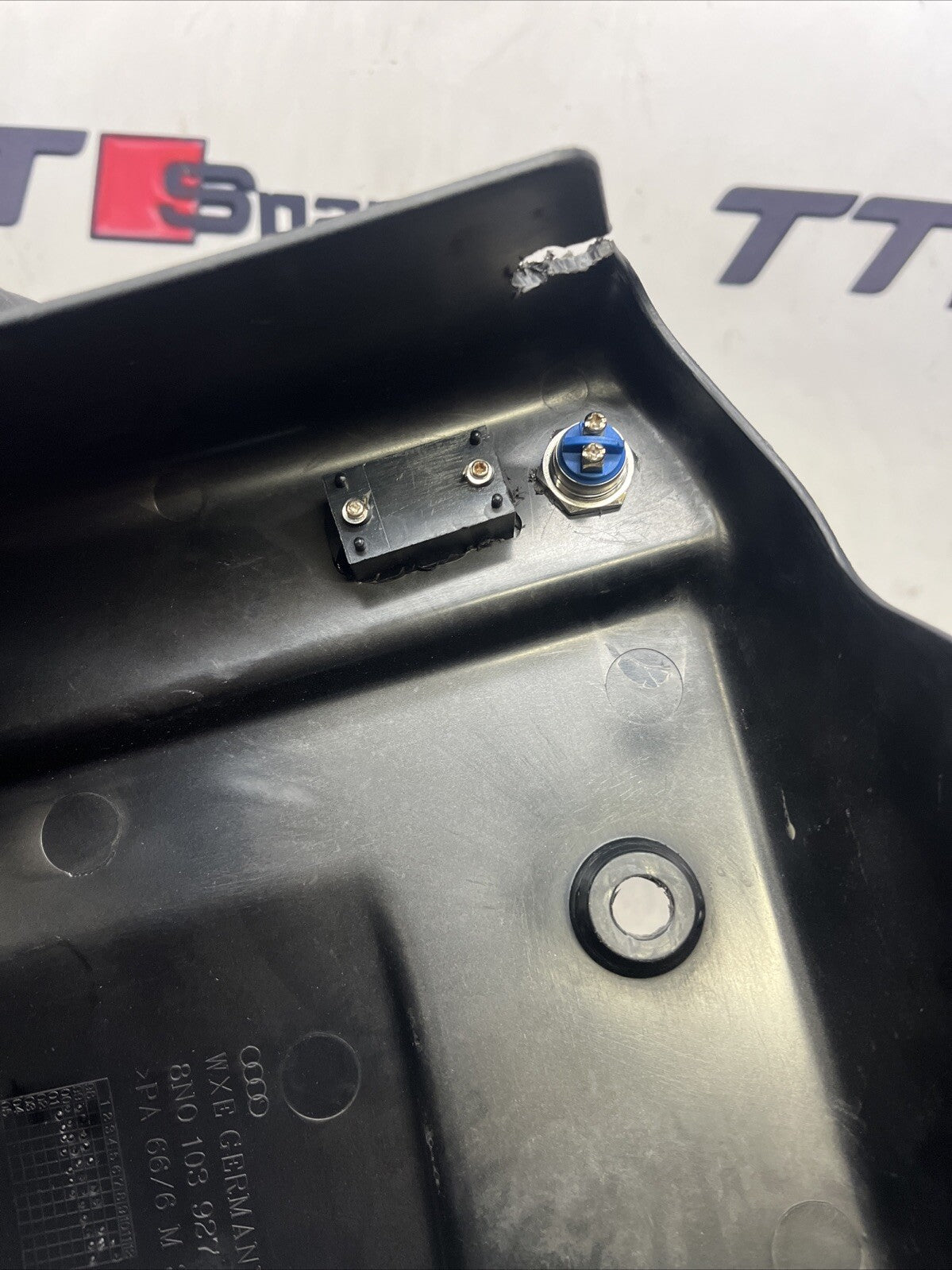 Audi TT 8N 1998-2006 MK1 Quattro battery cover trim 8N0103927B
