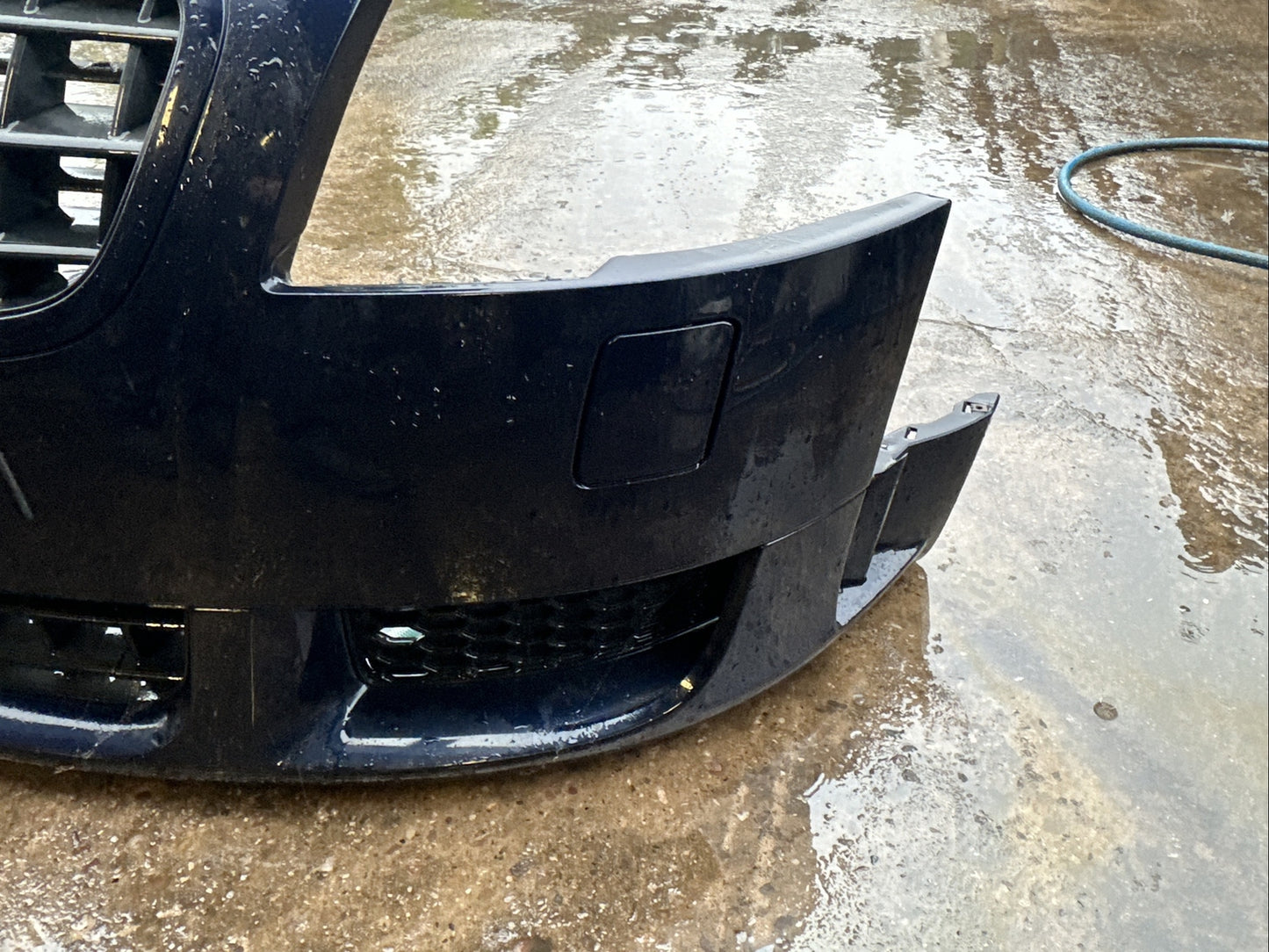 AUDI TT 8n mk1 3.2 V6 COMPLETE FRONT BUMPER + GRILLS WASHER JETS IN MORO BLUE