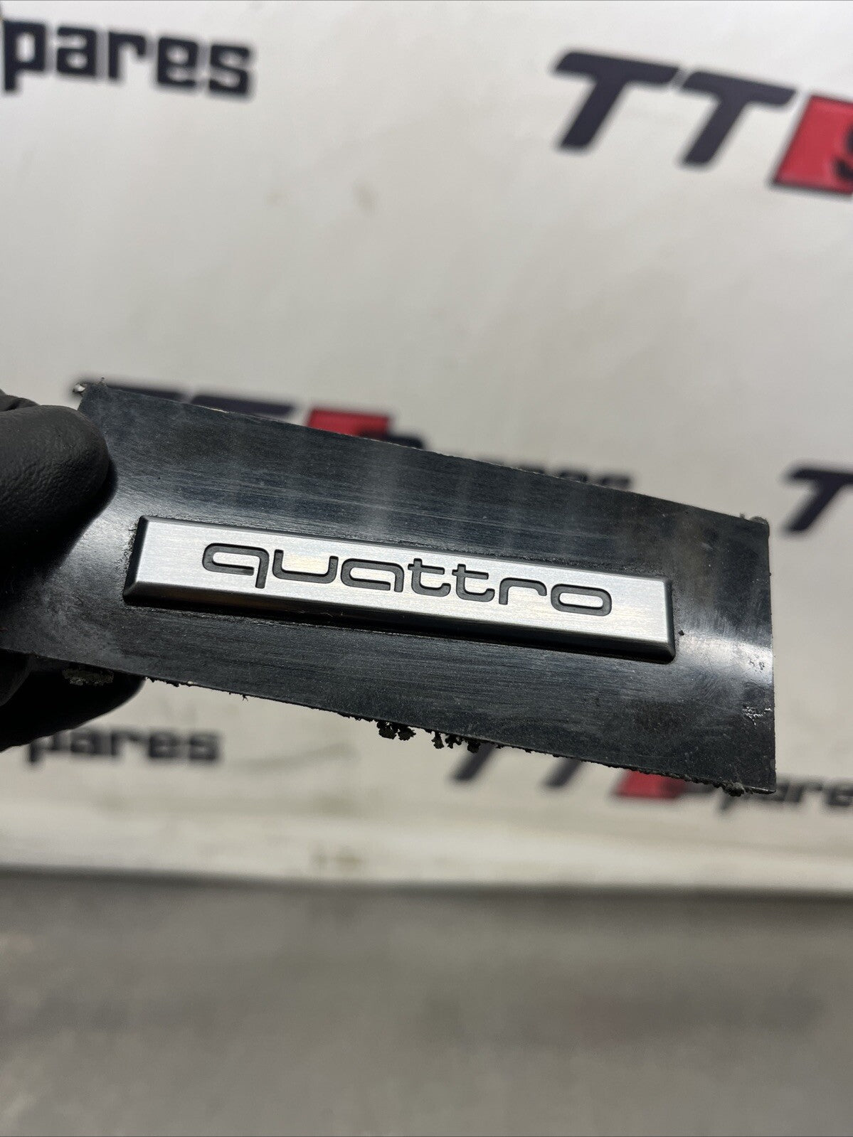 Audi TT Mk1 8N ‘QUATTRO’ Rear Bumper Badge GENUINE 8N0853738