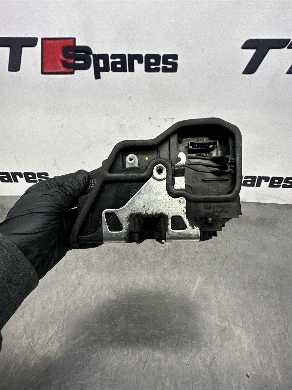 BMW X5 DOOR LOCK MECHANISM REAR LEFT PASSENGER SIDE 7202147 E70 2007 - 2009