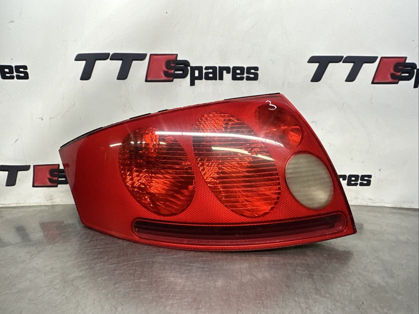 AUDI TT QUATTRO MK1 8N 3 DOOR COUPE LEFT REAR PASSENGER SIDE NEARSIDE TAIL LIGHT
