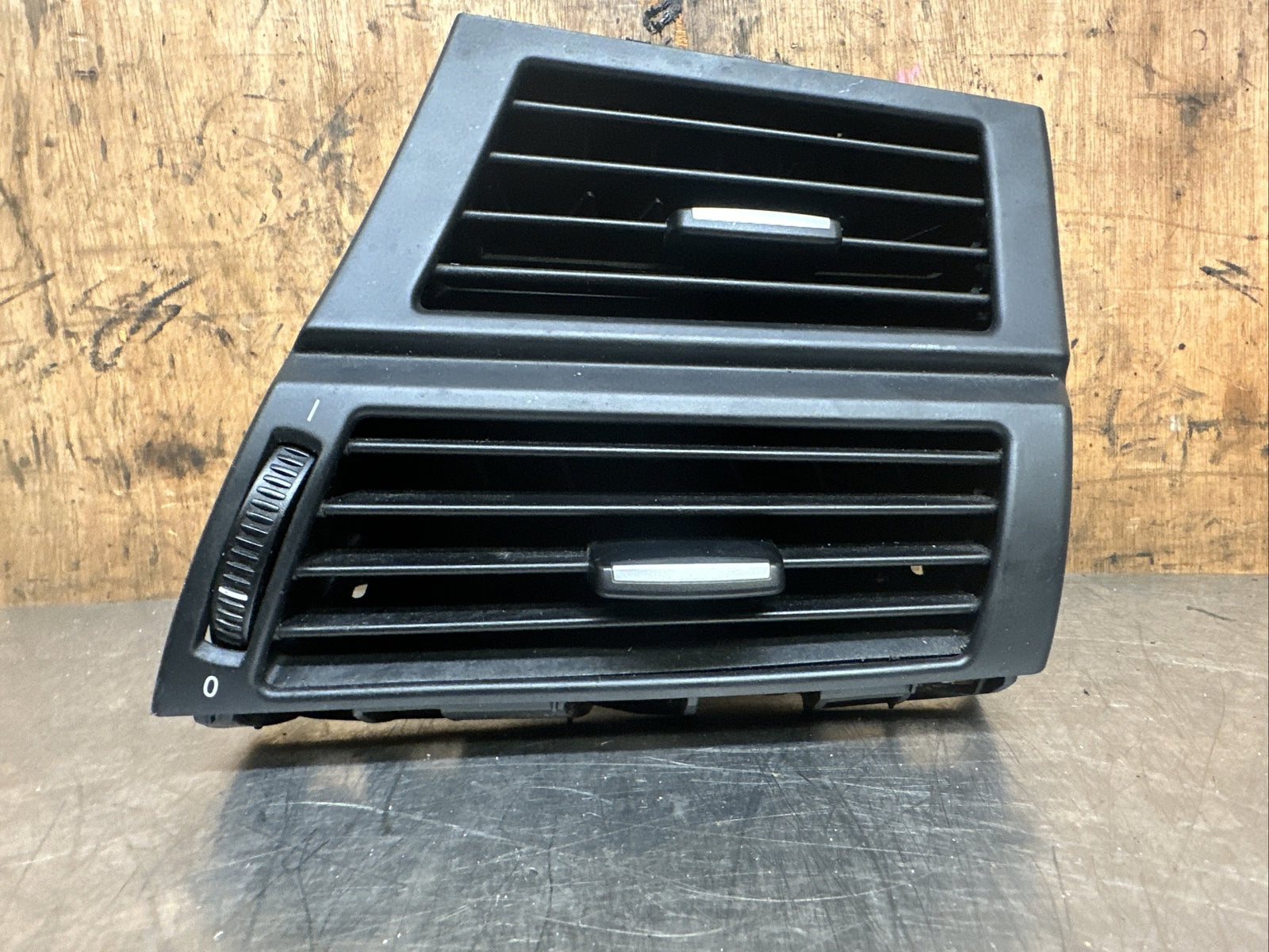 BMW E70 X5 Air Vent Front Driver's Side Right 7161804