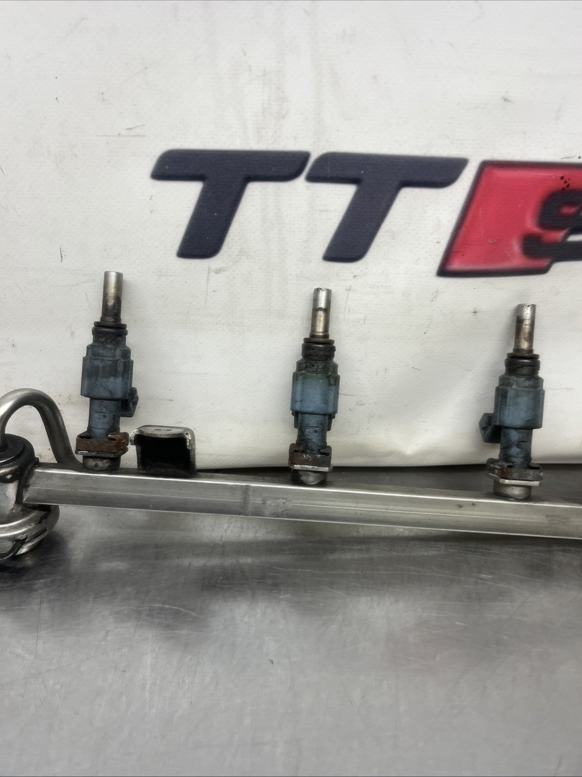 AUDI TT MK1 8N -1.8T BAM 225 INJECTORS 06A906031BC /FUEL RAIL 06A133681E