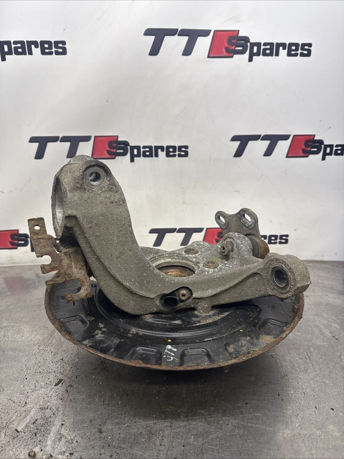 Audi TT 8J Mk2 NS Left Front Hub 8J0407253D