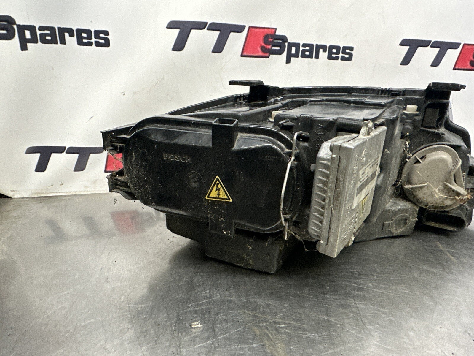 Audi TT Mk1 8N Xenon Headlight Passenger Side Front Left SILVER 1999 - 2005