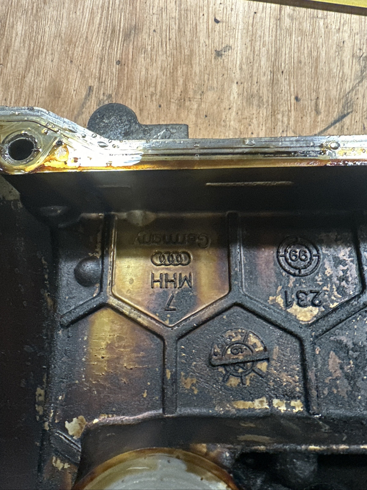 AUDI TT MK1 1.8T 20V Audi S3 APX CAM ROCKER COVER 06A103469N