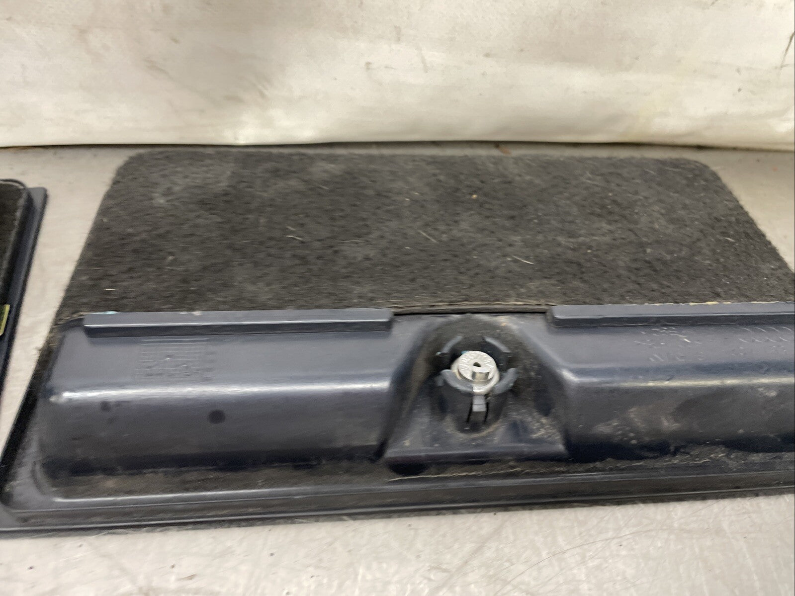 AUDI TT 8N MK1 Roadster Access Panel PAIR BLUE 8N7867401 8N7867402