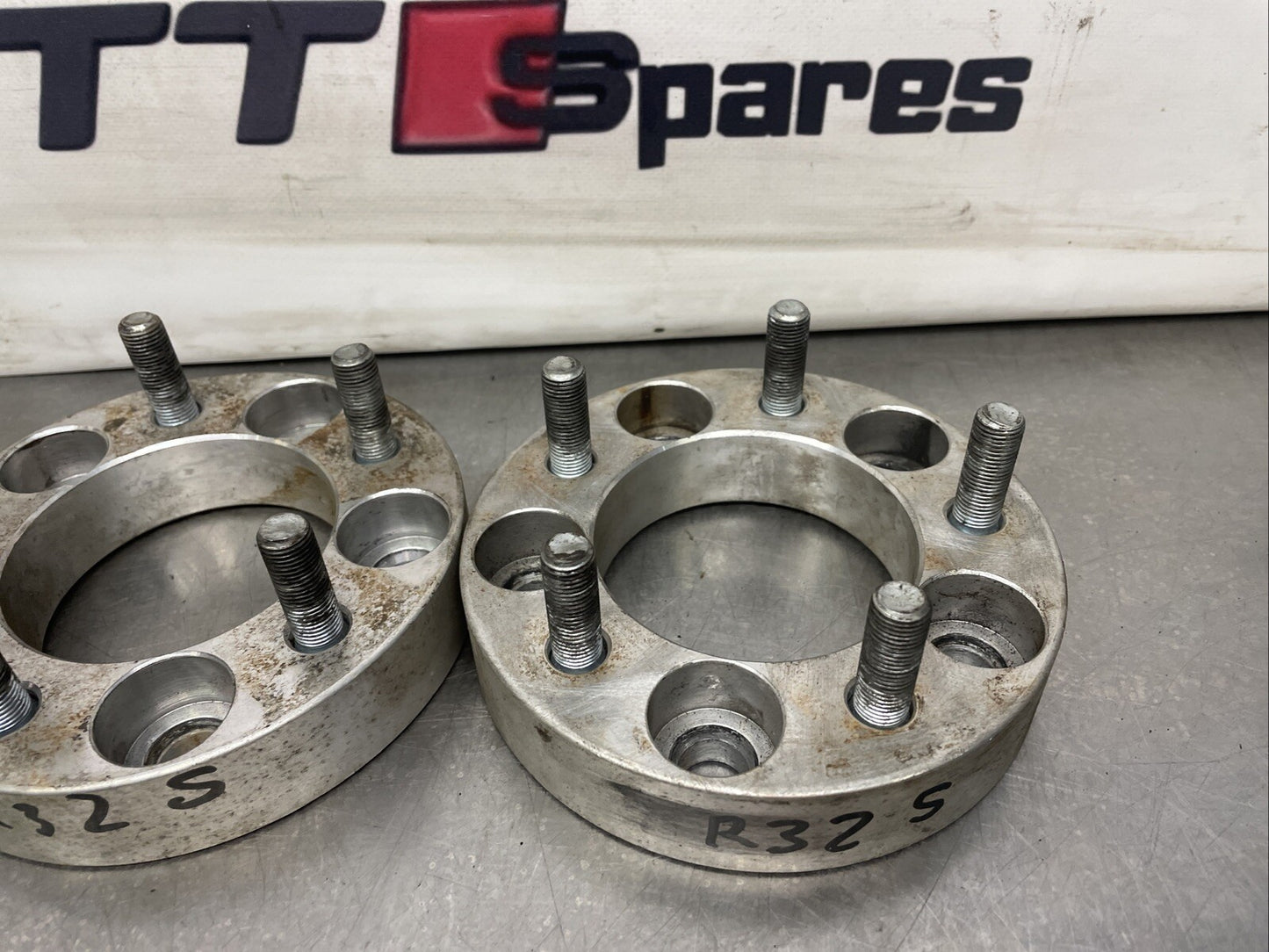 Skyline R32 Wheel Spacers 30mm Pcd 114.3