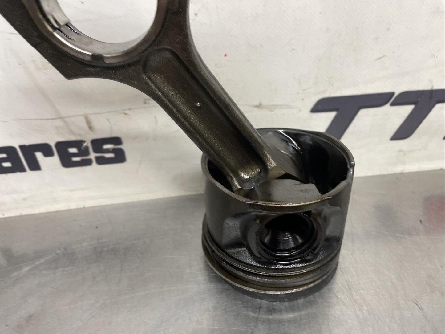 BMW E60 E61 E53 3.0D DIESEL PISTON WITH CONROD M57N 306D2 2004 NURAL 7799357