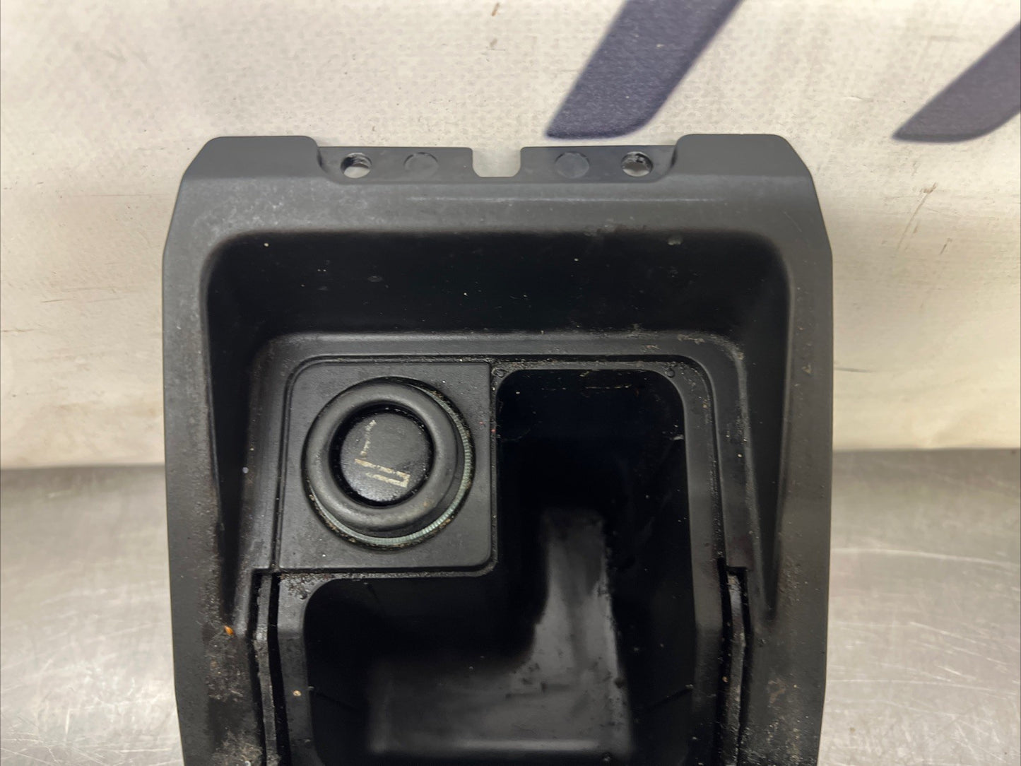 Range Rover L322 Centre Console Ashtray 12V Outlet FKH500110 2006 to 2009