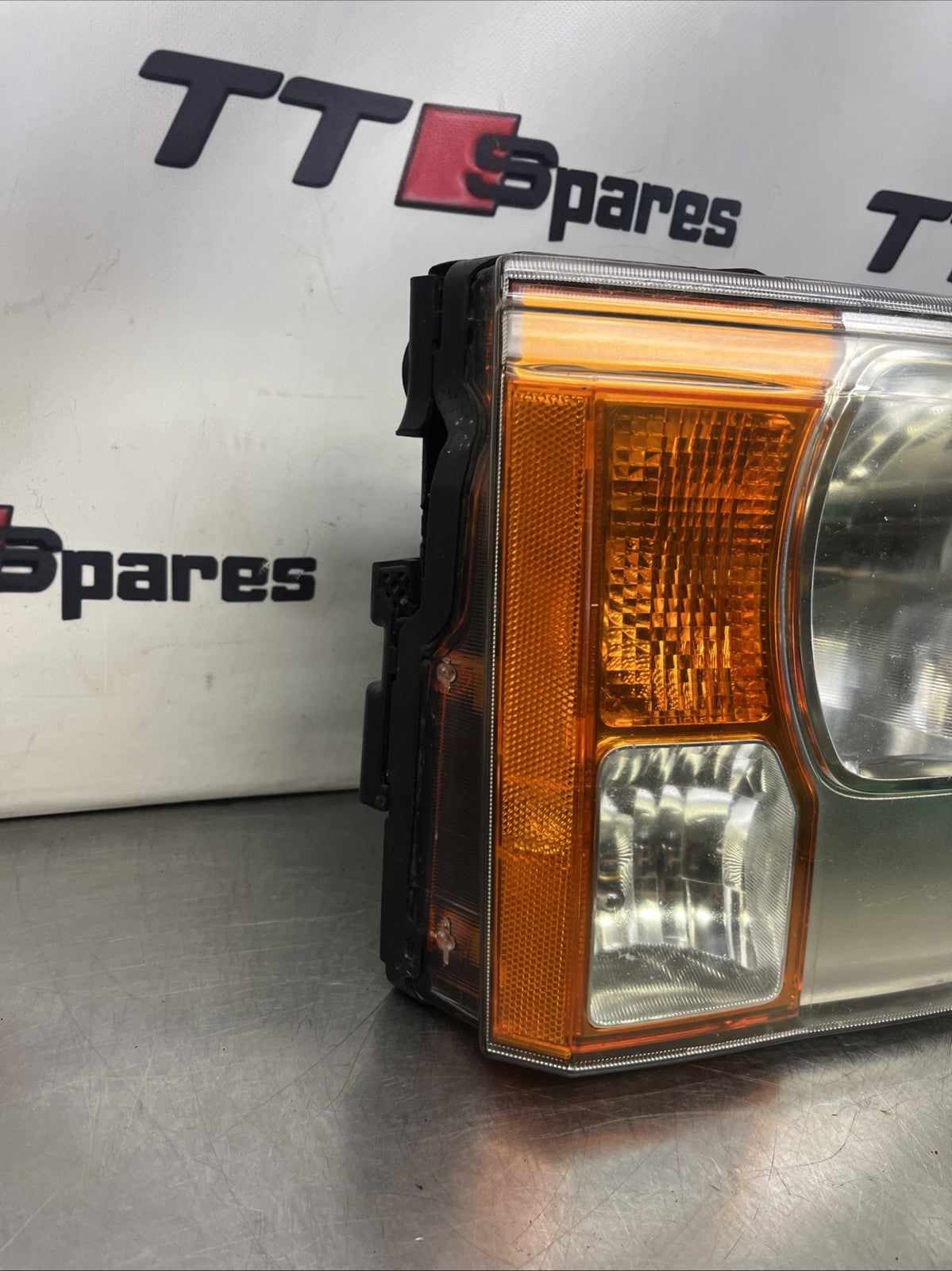 LAND ROVER DISCOVERY 3 2005 - 2009 RIGHT DRIVER SIDE HEADLIGHT XBC500022 GENUINE