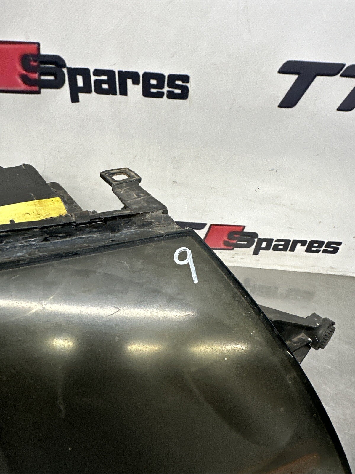 AUDI TT 99-06 DRIVER SIDE RIGHT HEADLIGHT - SPARES