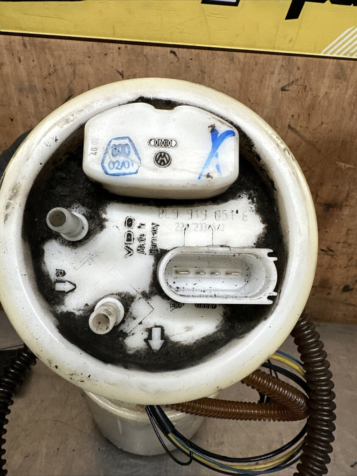 AUDI TT 8N QUATTRO IN TANK FUEL SENDER UNIT PUMP 8l9919051E