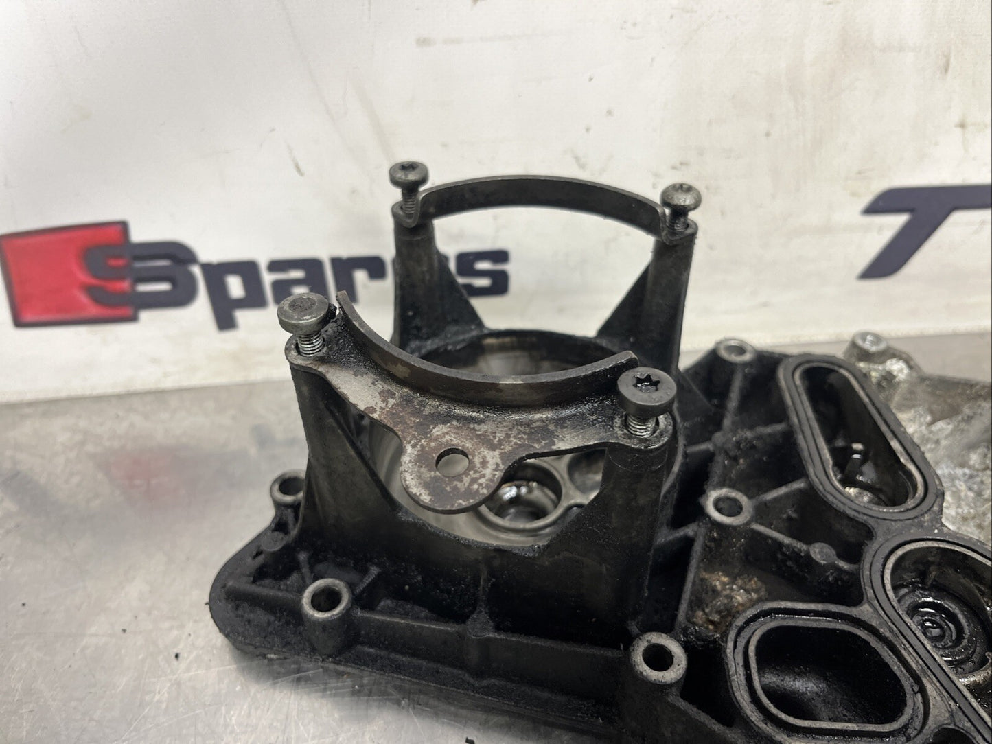Land Rover Range Rover Sport L320 2008 oil filter mounting bracket MGA5732