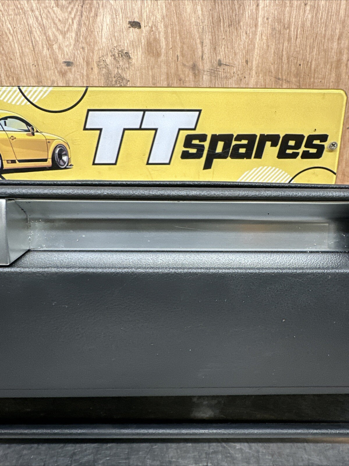 AUDI TT Mk1 8N 1999-2006 Glove Box 8N2857095 NON QUATTRO GLOVEBOX