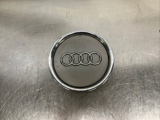 1x GENUINE AUDI A4 A6 4B ALLOY CENTRE CAP / HUB CAP 8L0 601 165A