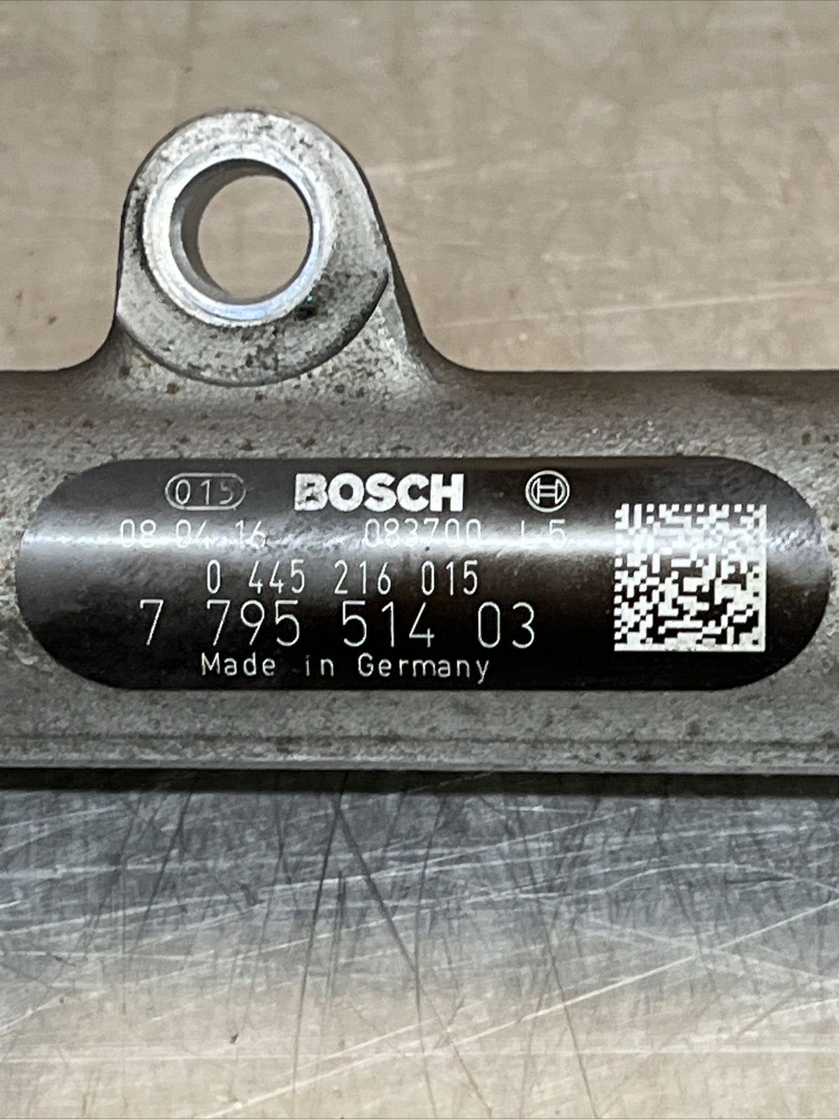 BMW E70 X5 3.0D Fuel Injection Rail 7795514 03