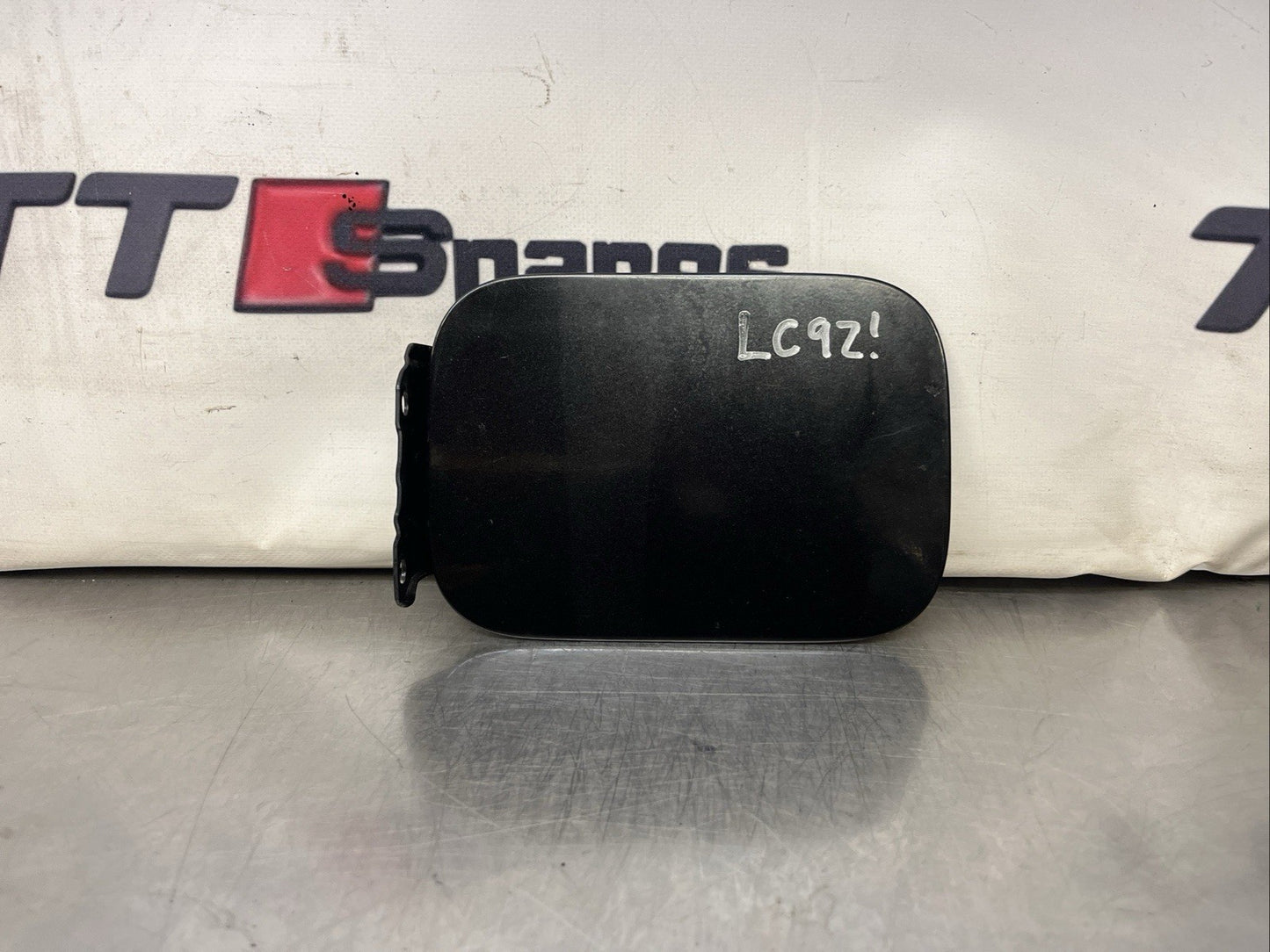 VW Golf MK3 Petrol Fuel Filler Cap Flap 1H0809905A LC9Z