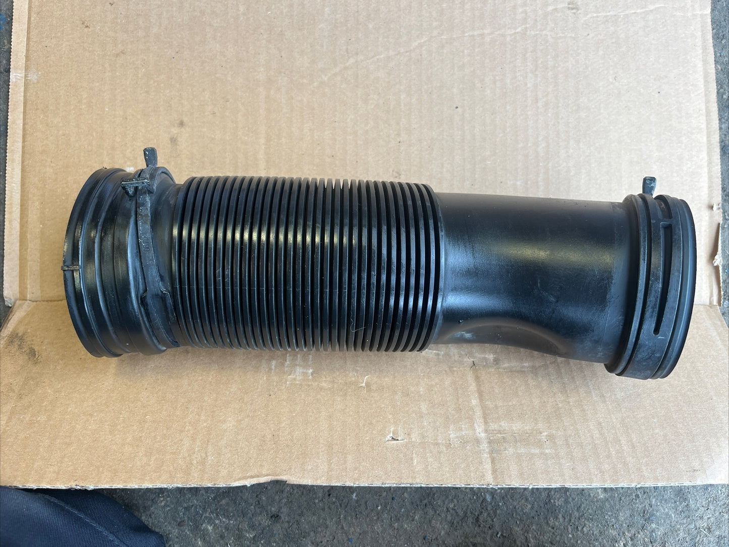 AUDI TT Mk2 8J 06-14 COUPE ROADSTER TTS CONNECTING PIPE 06F129684 GENUINE