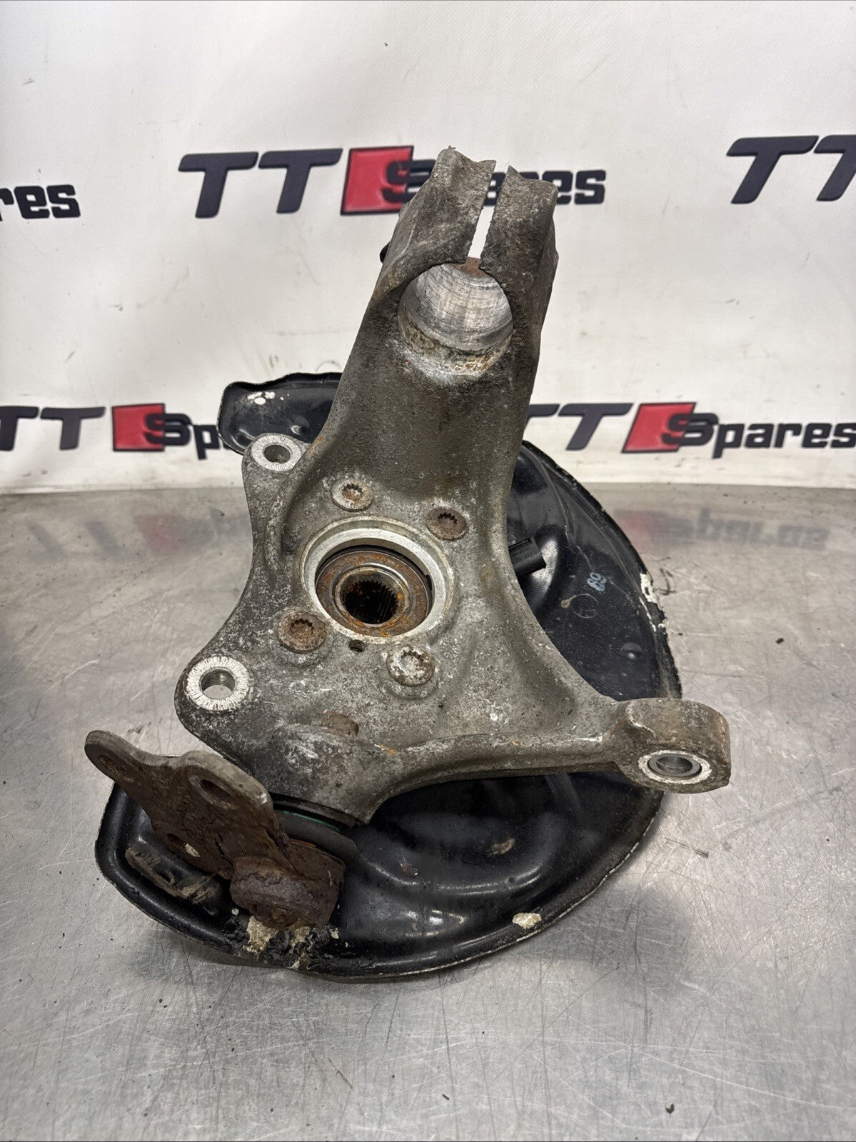 AUDI TT WHEEL HUB FRONT RIGHT DRIVER SIDE 4WD 2.0 TDI DIESEL MK2 2006 - 2014