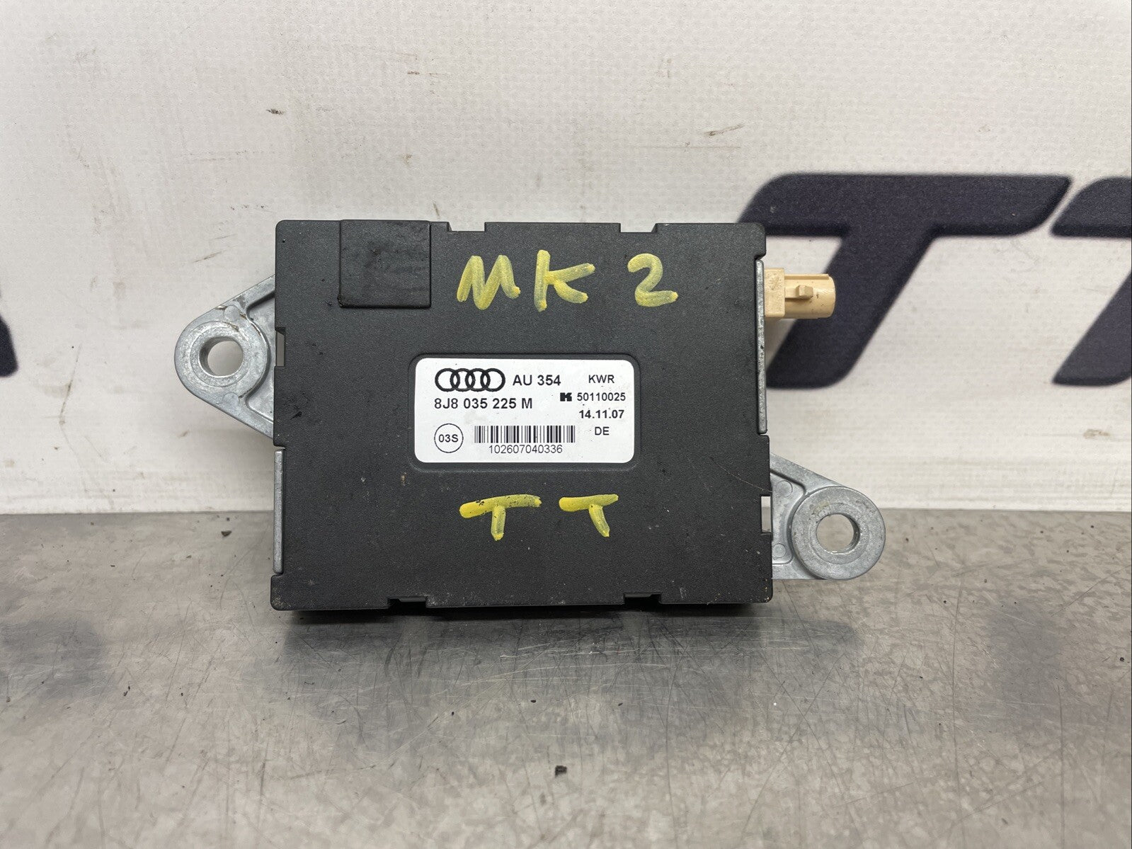 AUDI TT 8J MK2 2006-14 AERIAL ANTENNA AMPLIFIER BOOSTER 8J8035225M