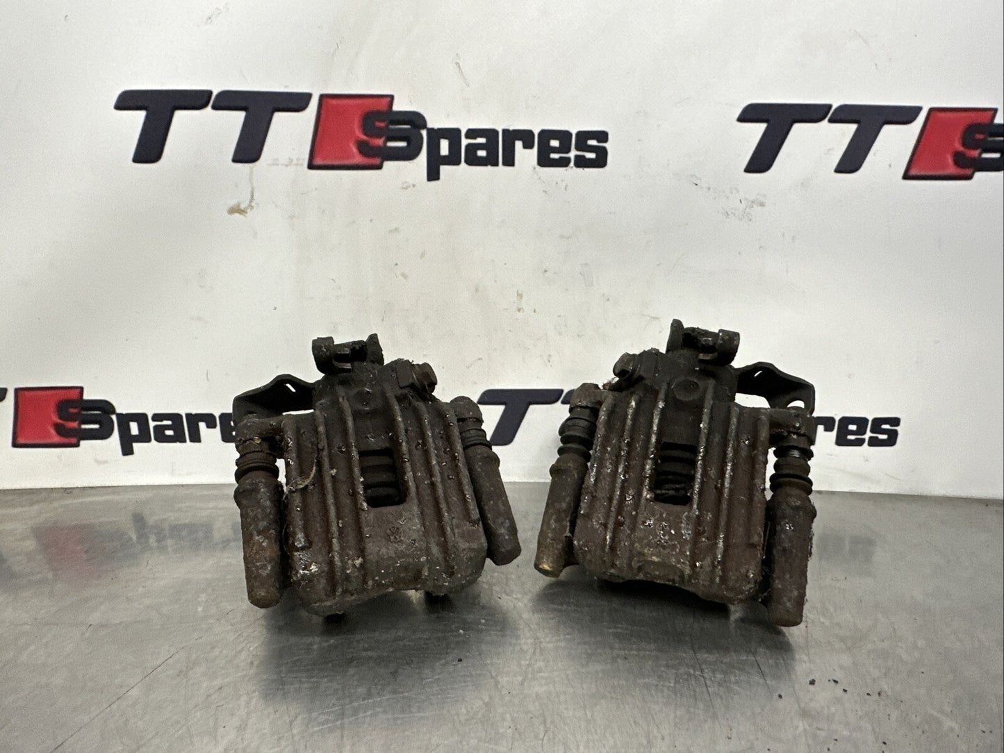 Audi TT Mk1 8N, 180 Pair of Rear Brake Calipers & Carriers - Used (0548)