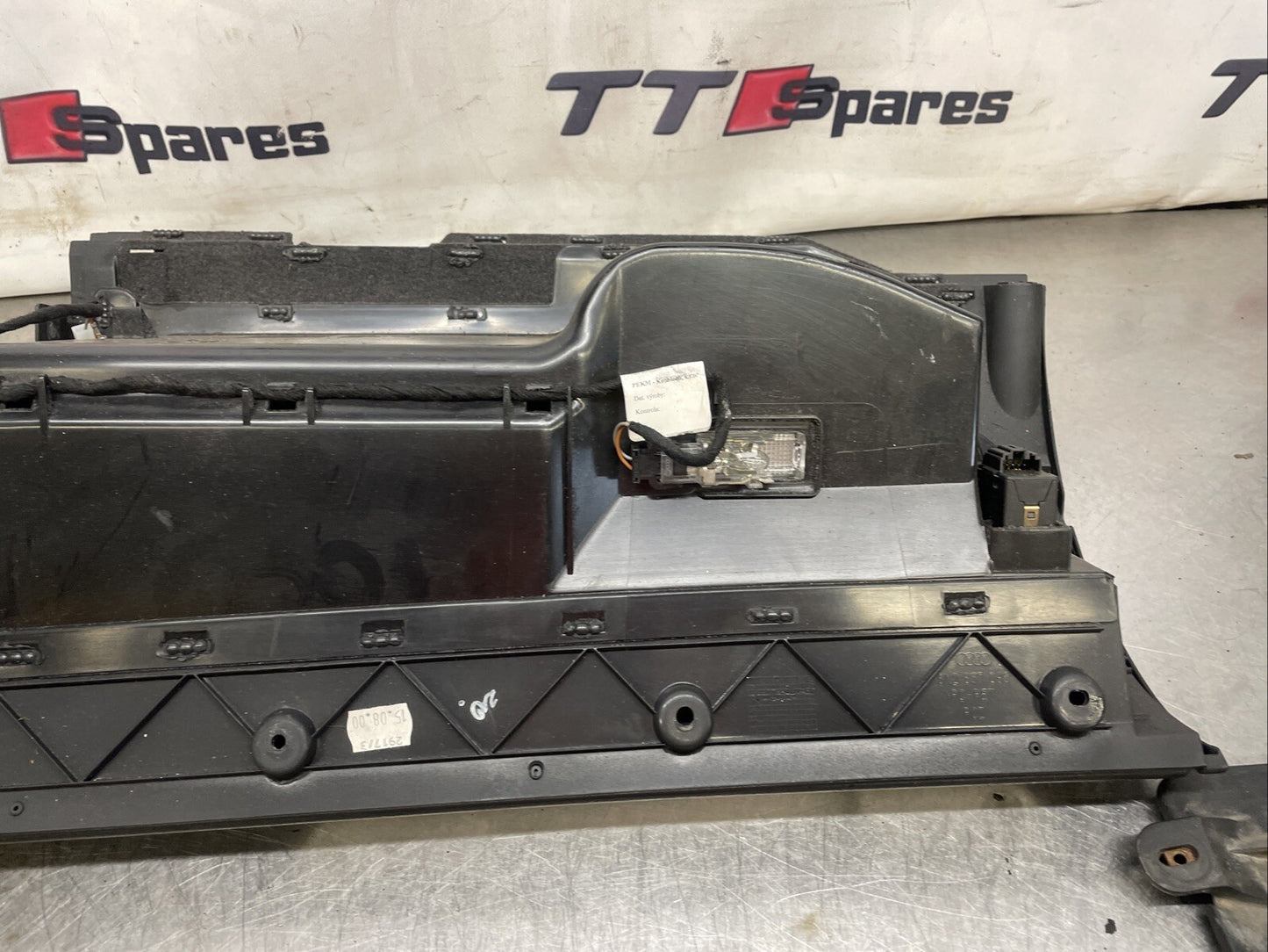 Audi TT Mk1 8N - RHD Black Quattro Glove Box 8N2857095