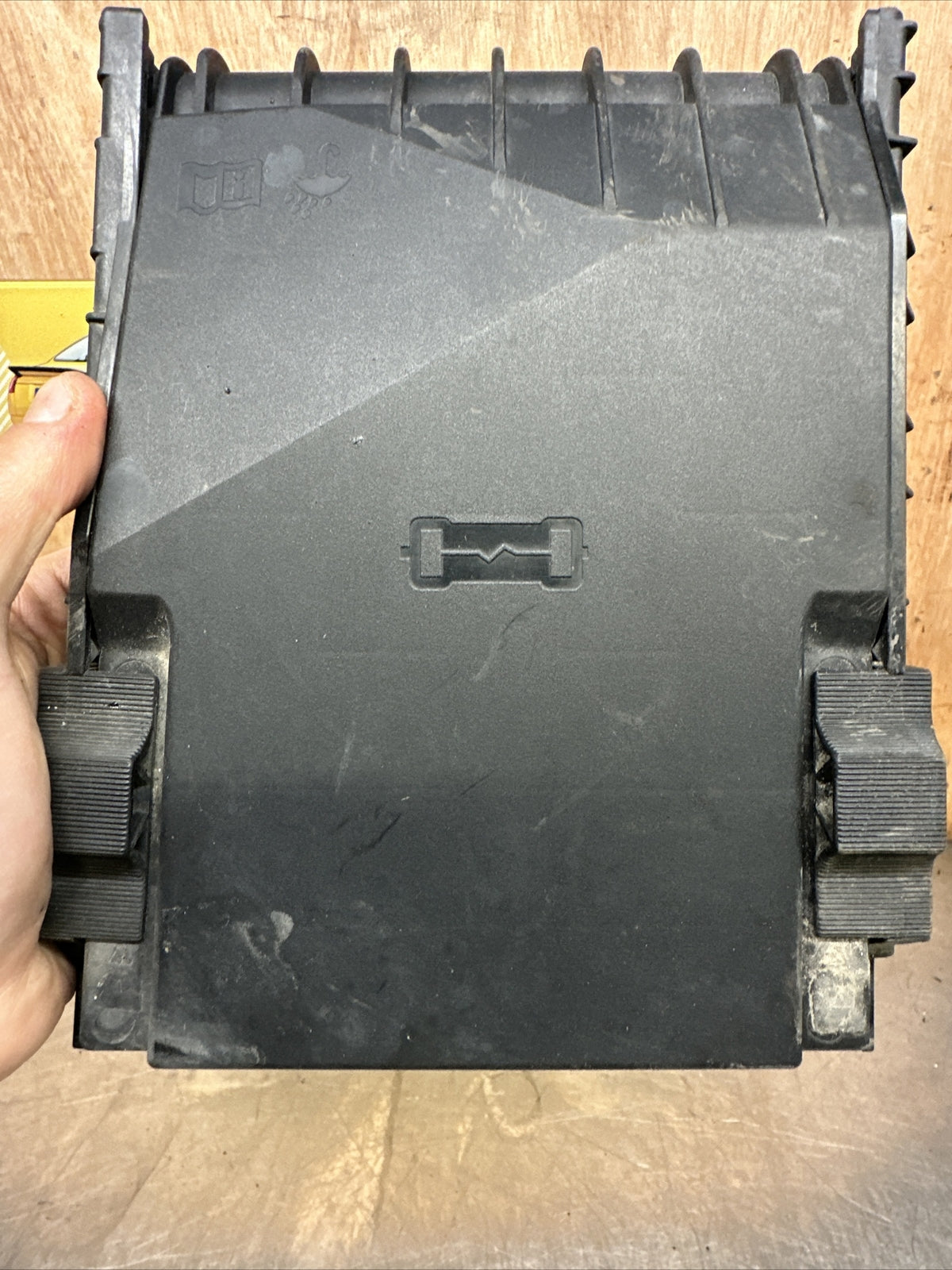 Audi TT 8J Mk2 Engine Bay Fuse Box Cover Lid 1K0937132F