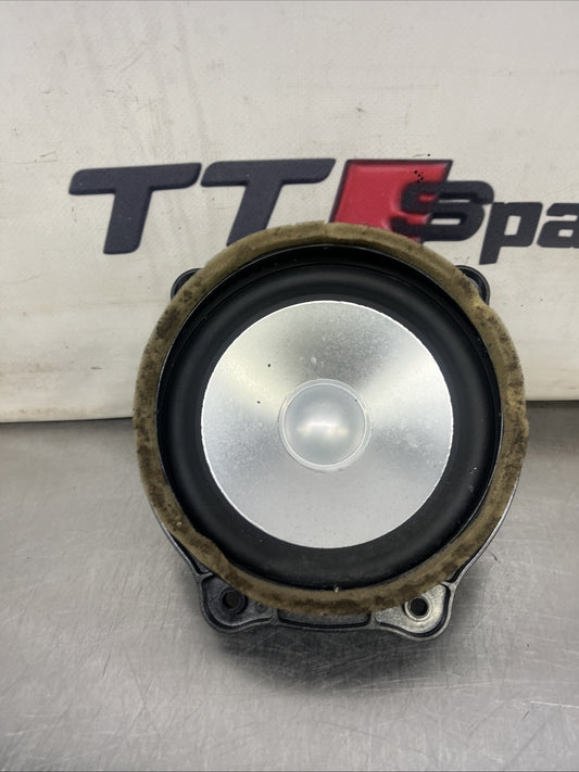 RANGE ROVER VOGUE L322 OFF SIDE REAR DOOR SPEAKER XQM500410 (box1)