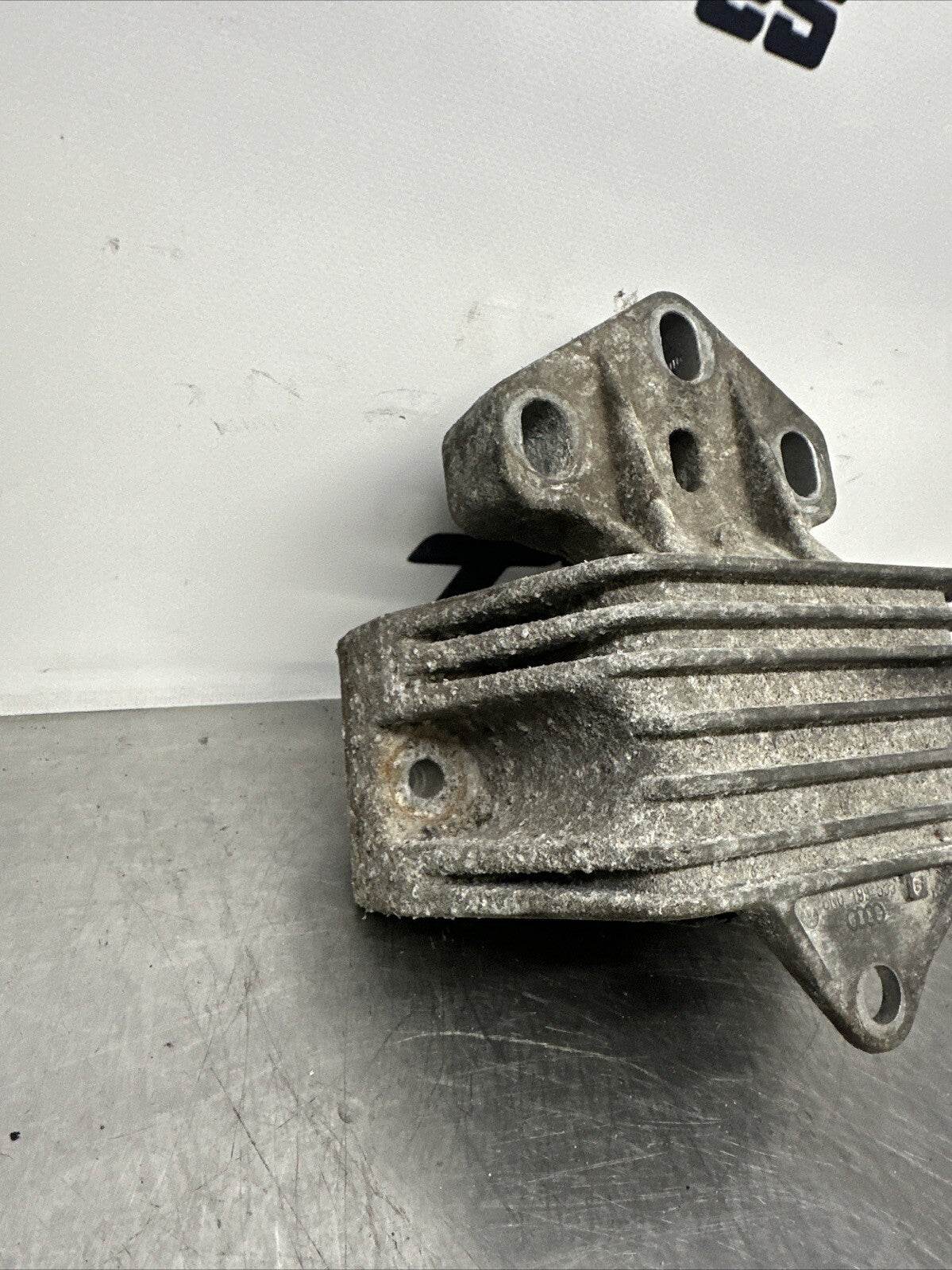 Audi TT 8N Mk1 Left Gearbox Hydro Mount 8N0199555C