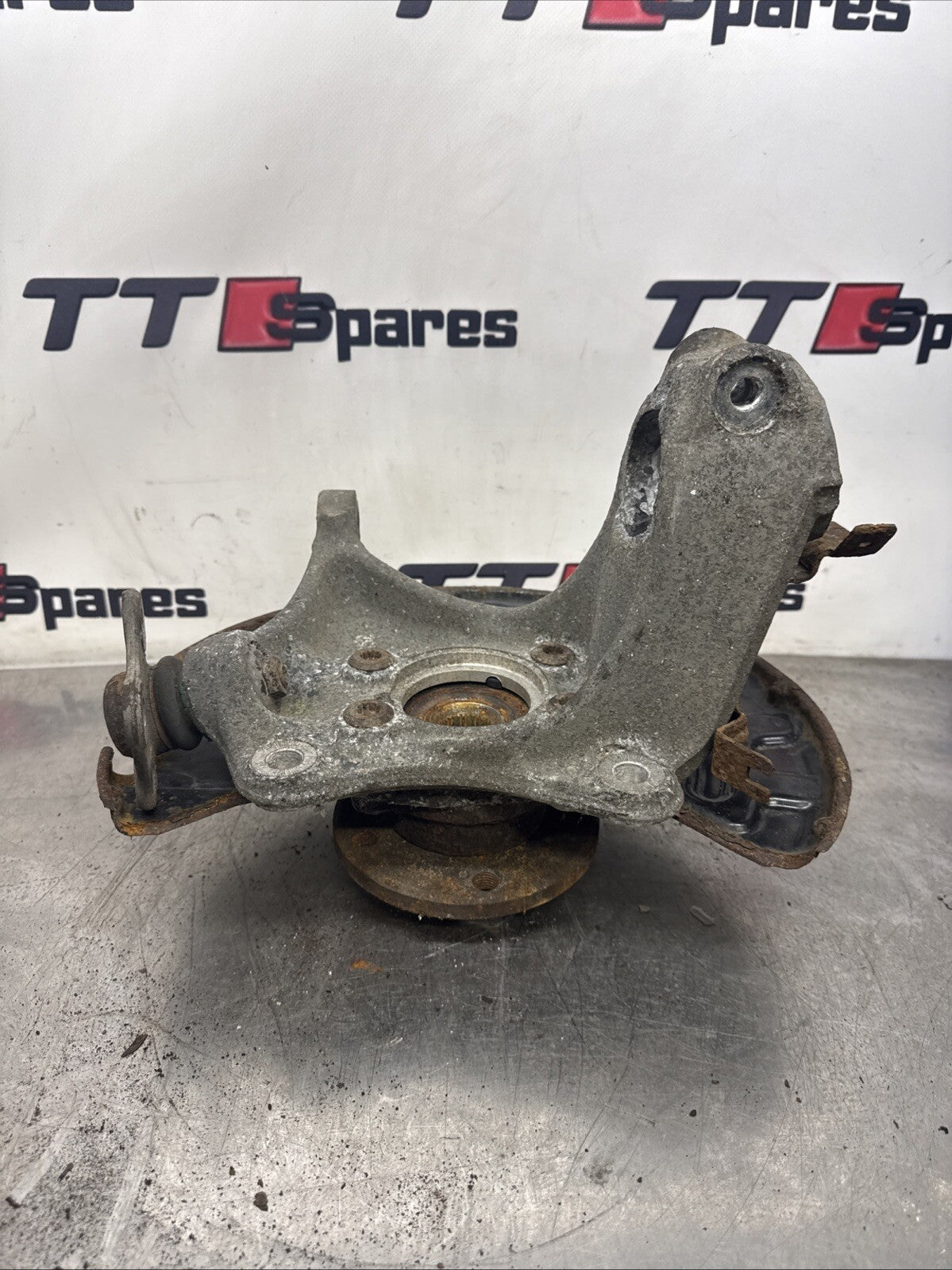 Audi TT 8J Mk2 NS Left Front Hub 8J0407253D