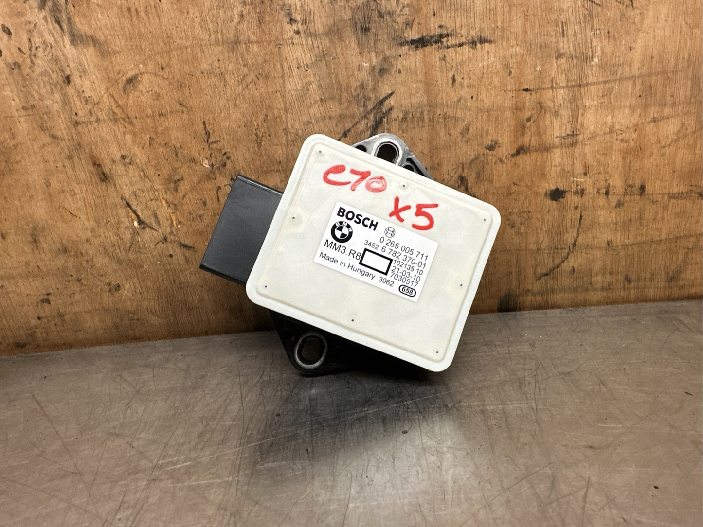 BMW X5 E70 YAW RATE SENSOR 0265005711 2012