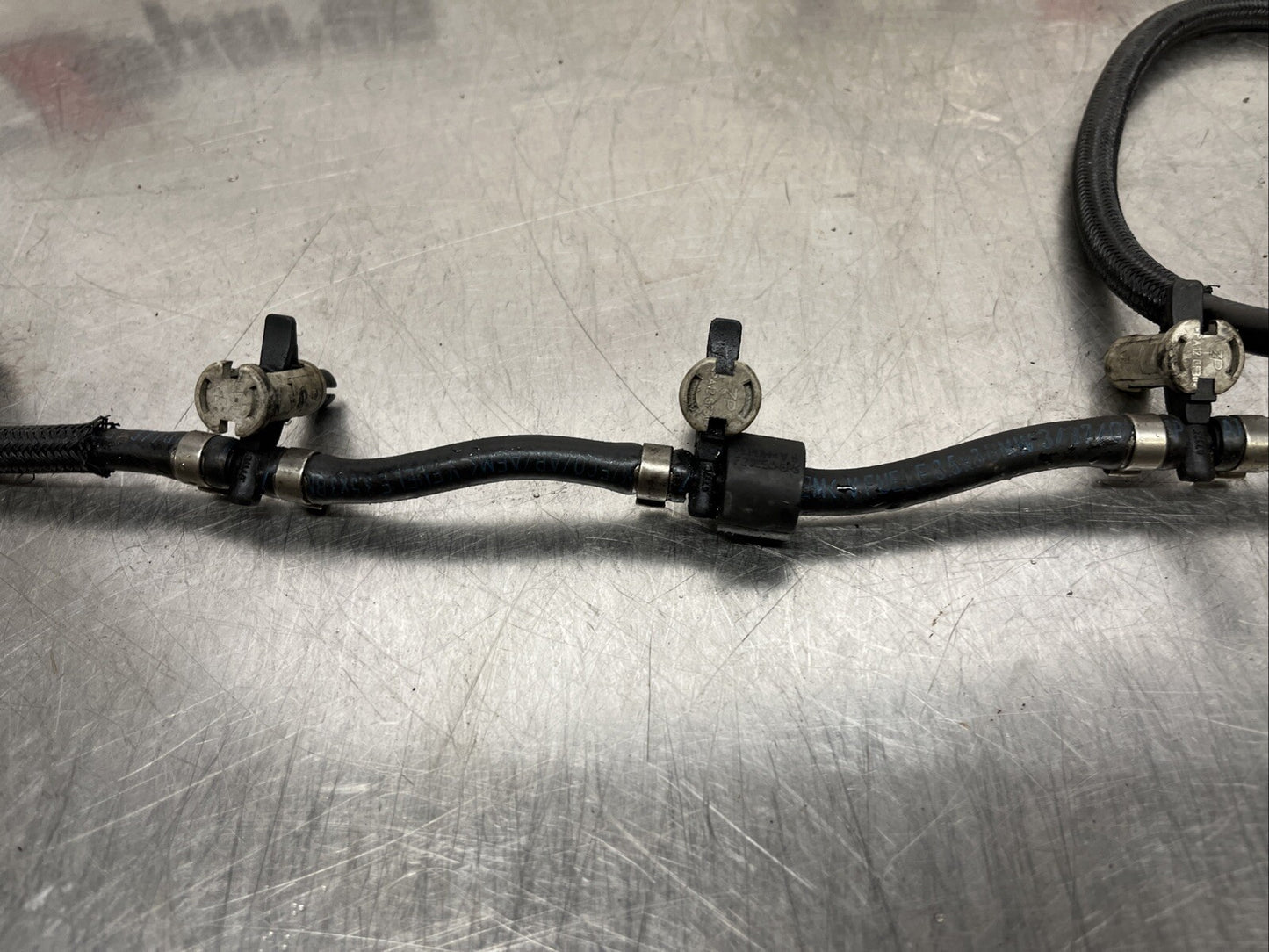 BMW 3 5 7 Series 3 E60 E65 E90 E91 M57N2 Fuel Feed Pipe Hose Overflow Oil Line