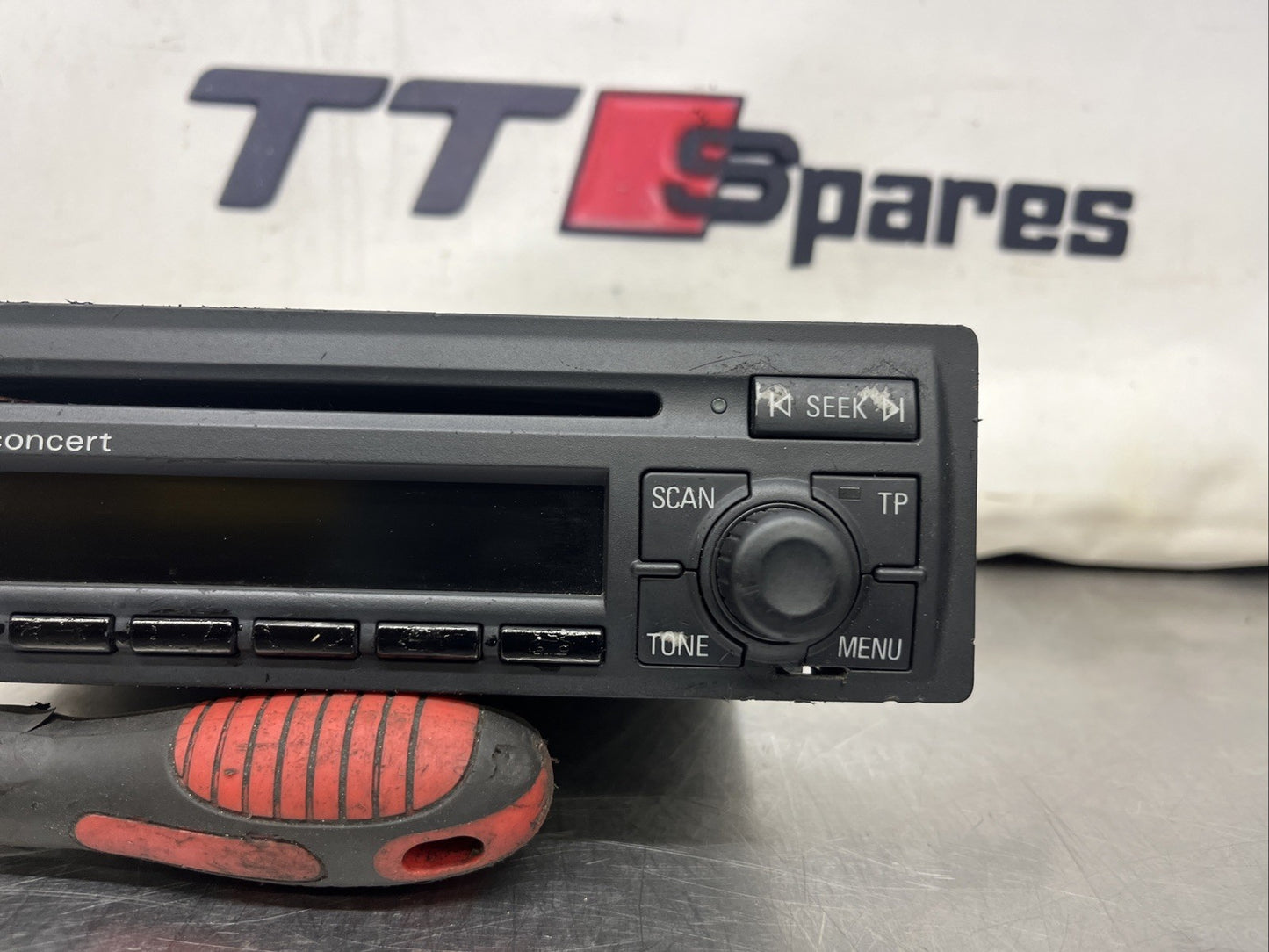 Audi TT 8n Mk1 .A2 Concert CD Player Radio . BUTTON WEAR non Bose, + Code