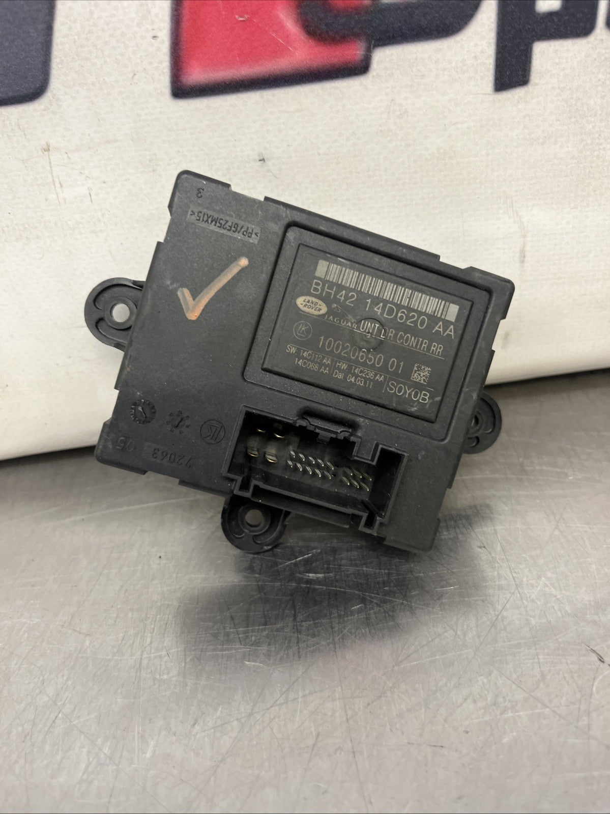 DISCOVERY 4 WINDOW MODULE REAR BH4214D620AA