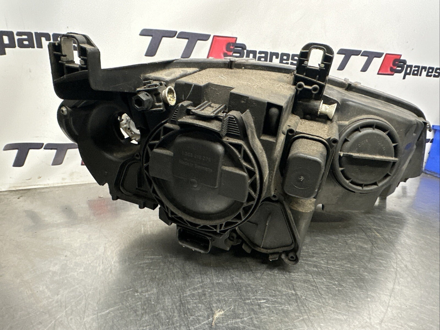 BMW E70 X5 Xenon Headlight Left Passenger Side 7161589