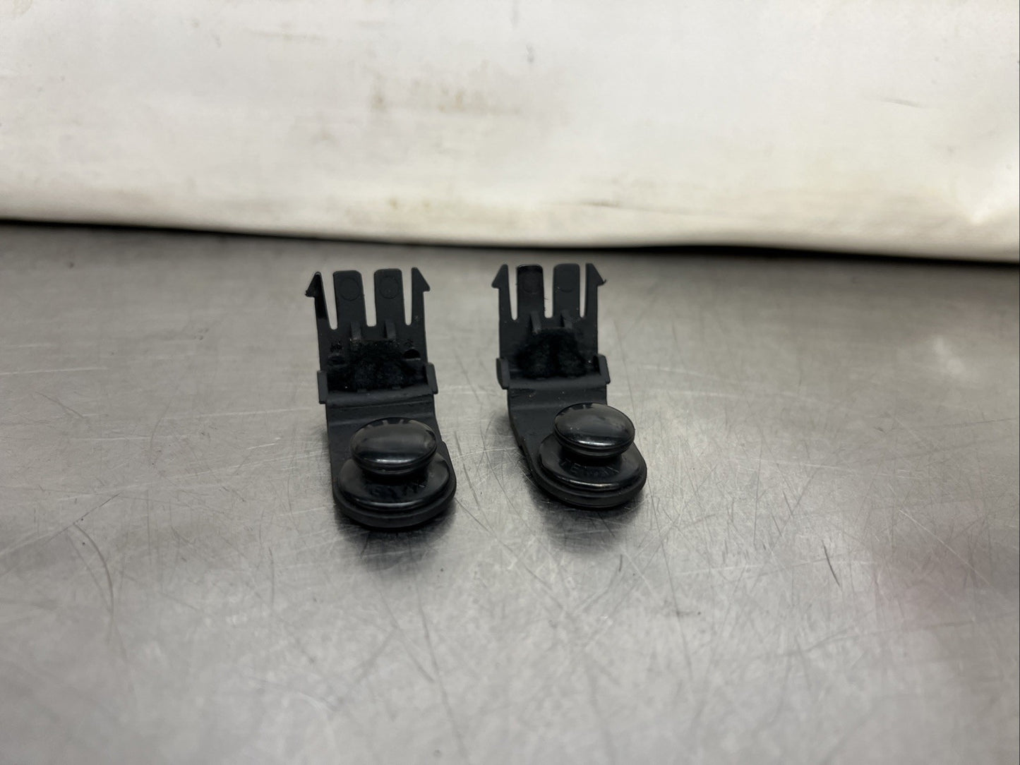Genuine Audi TT Mk1 Rear Parcel Shelf SIDE CLIP S ONLY X1*98-06*VGC
