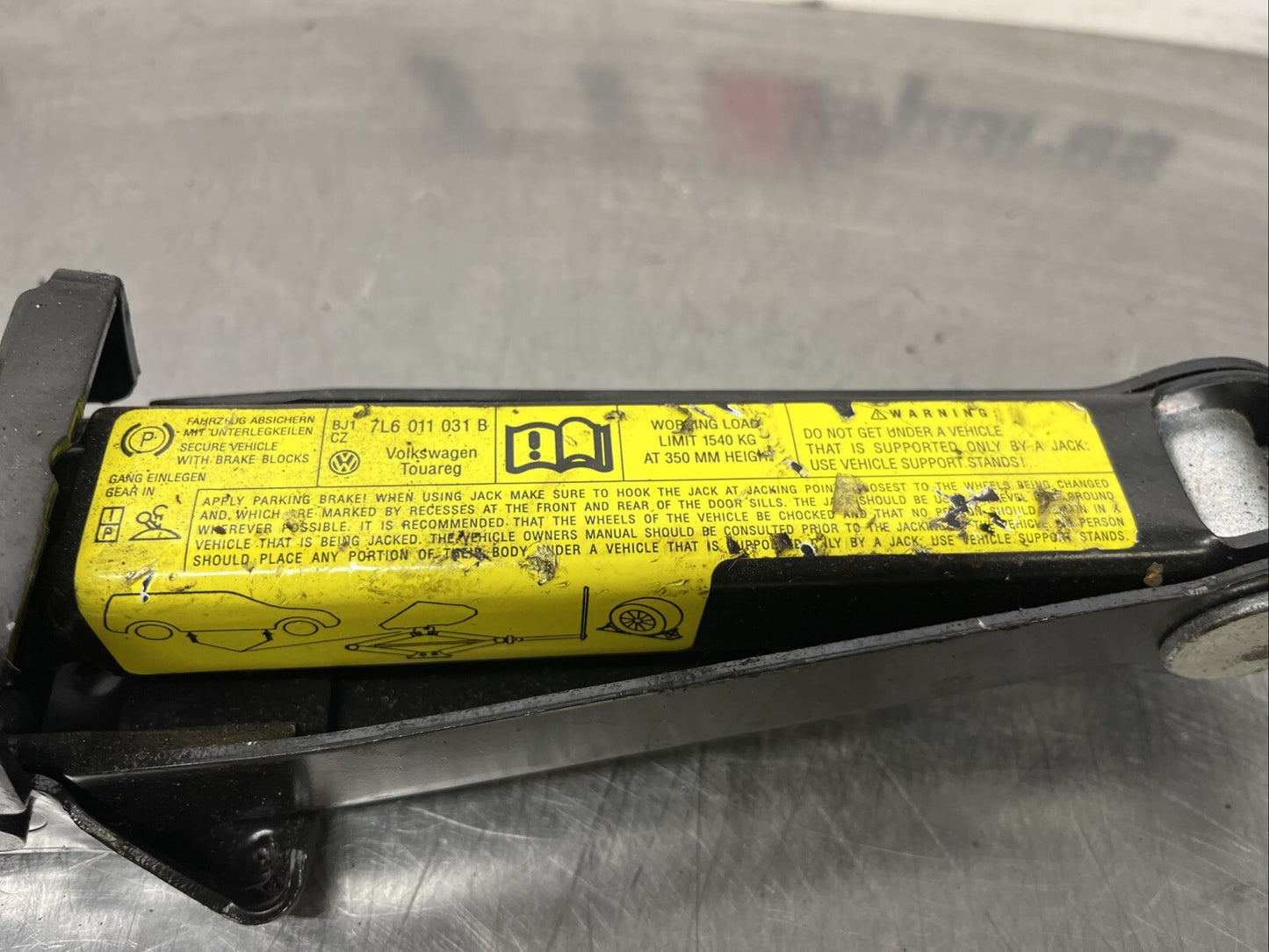 VW Touareg 7L Car Lift Emergency Jack 7L6011031B